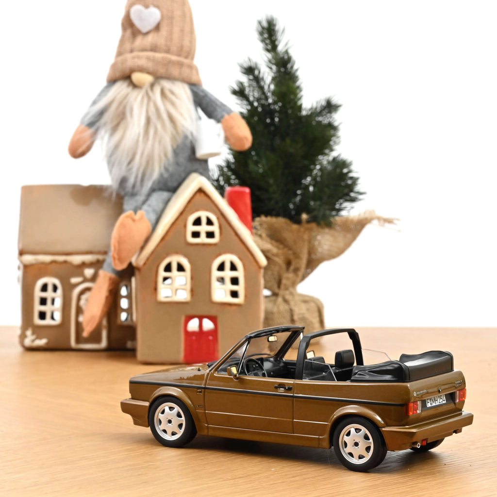 VW Golf Cabriolet 1992 Bronce metallic 1:18 - 200 pcs