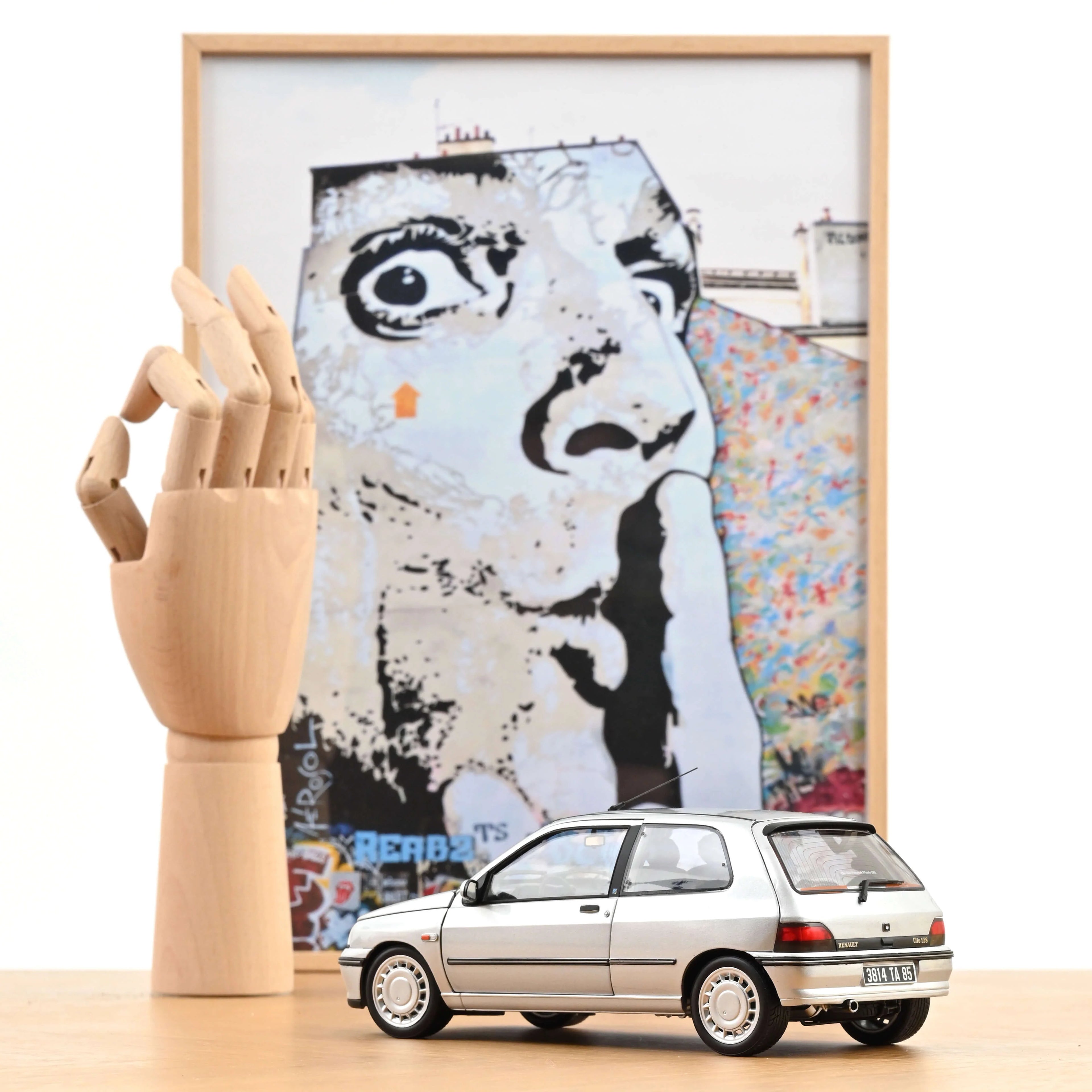 Renault Clio 16S 1992 Eisberg-Grau 1:18