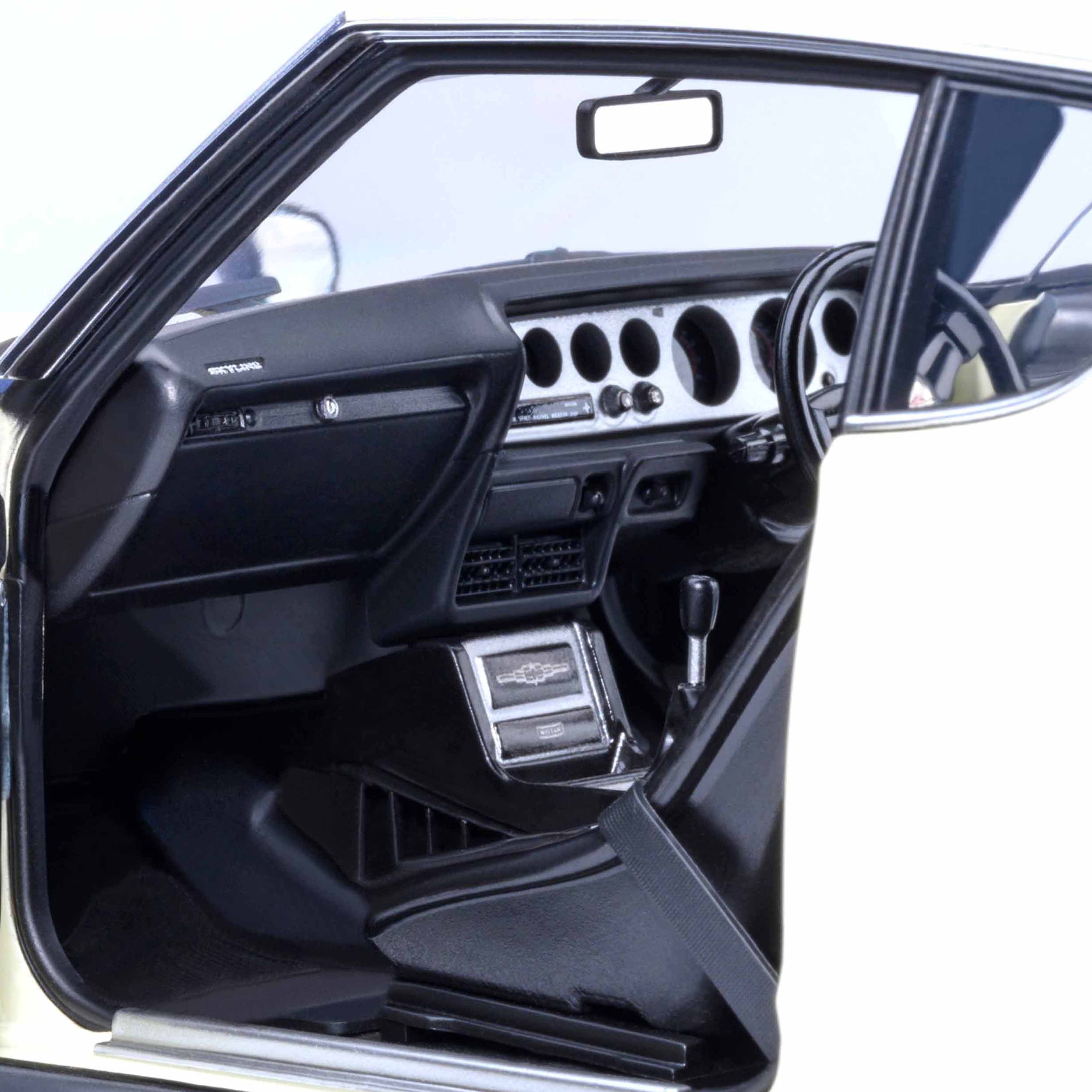 Nissan Skyline 2000 GT-R (KPGC110) Tuned White 1:18