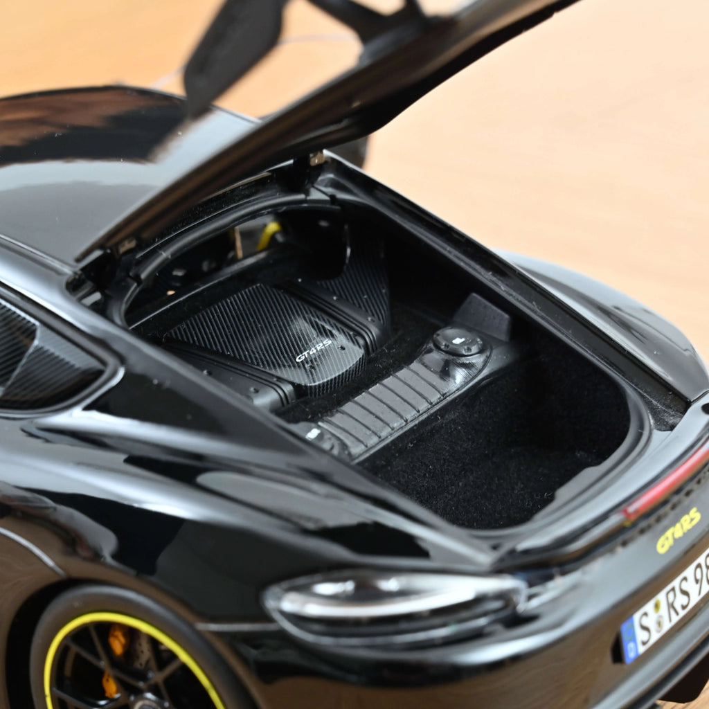 Porsche Cayman GT4 RS w/Weissach Pack 2023 Black 1:18 - 300pcs