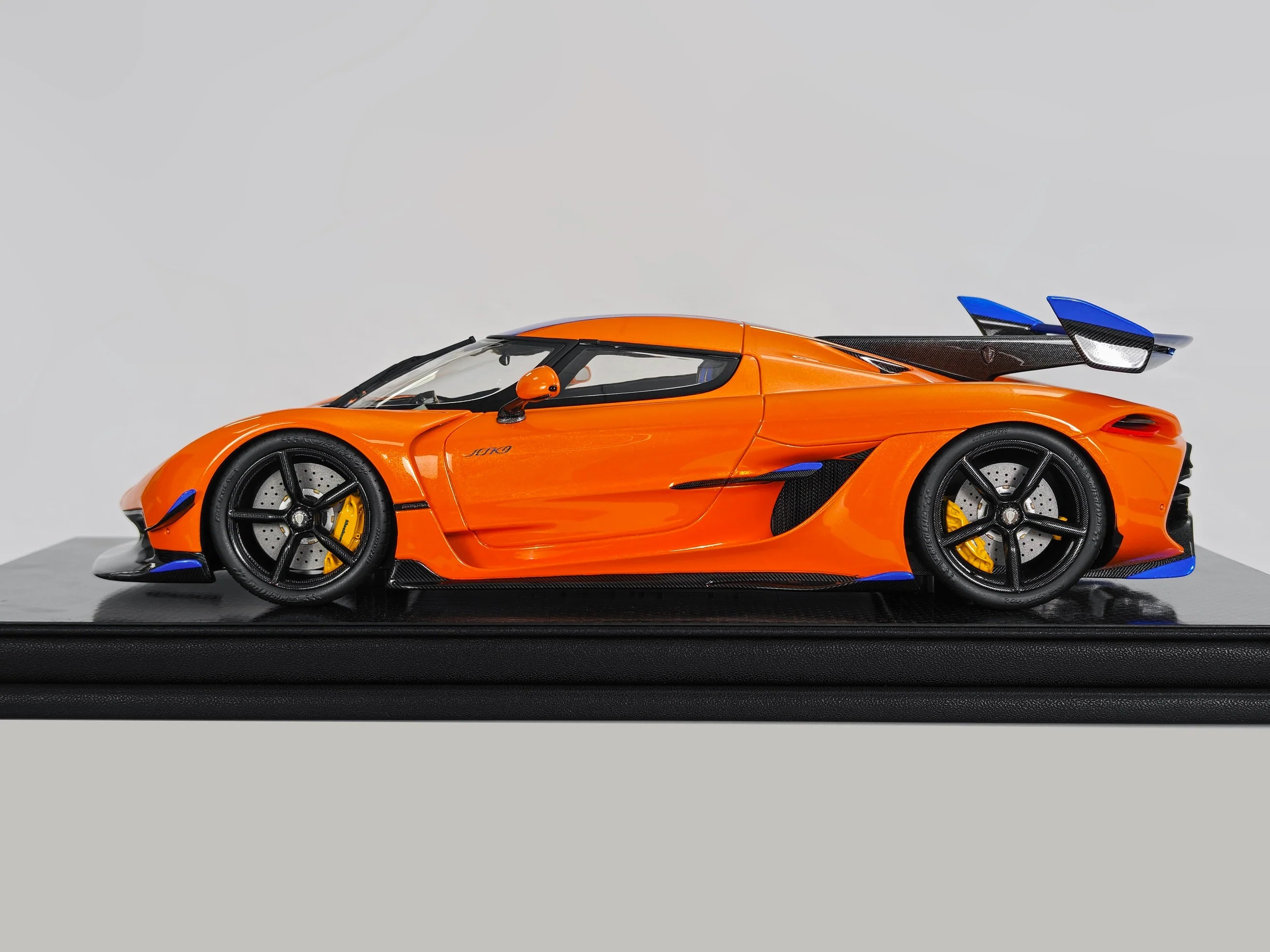 Pre-order FrontiArt Koenigsegg Jesko 7398 Tang Orange - Limited 199 pcs