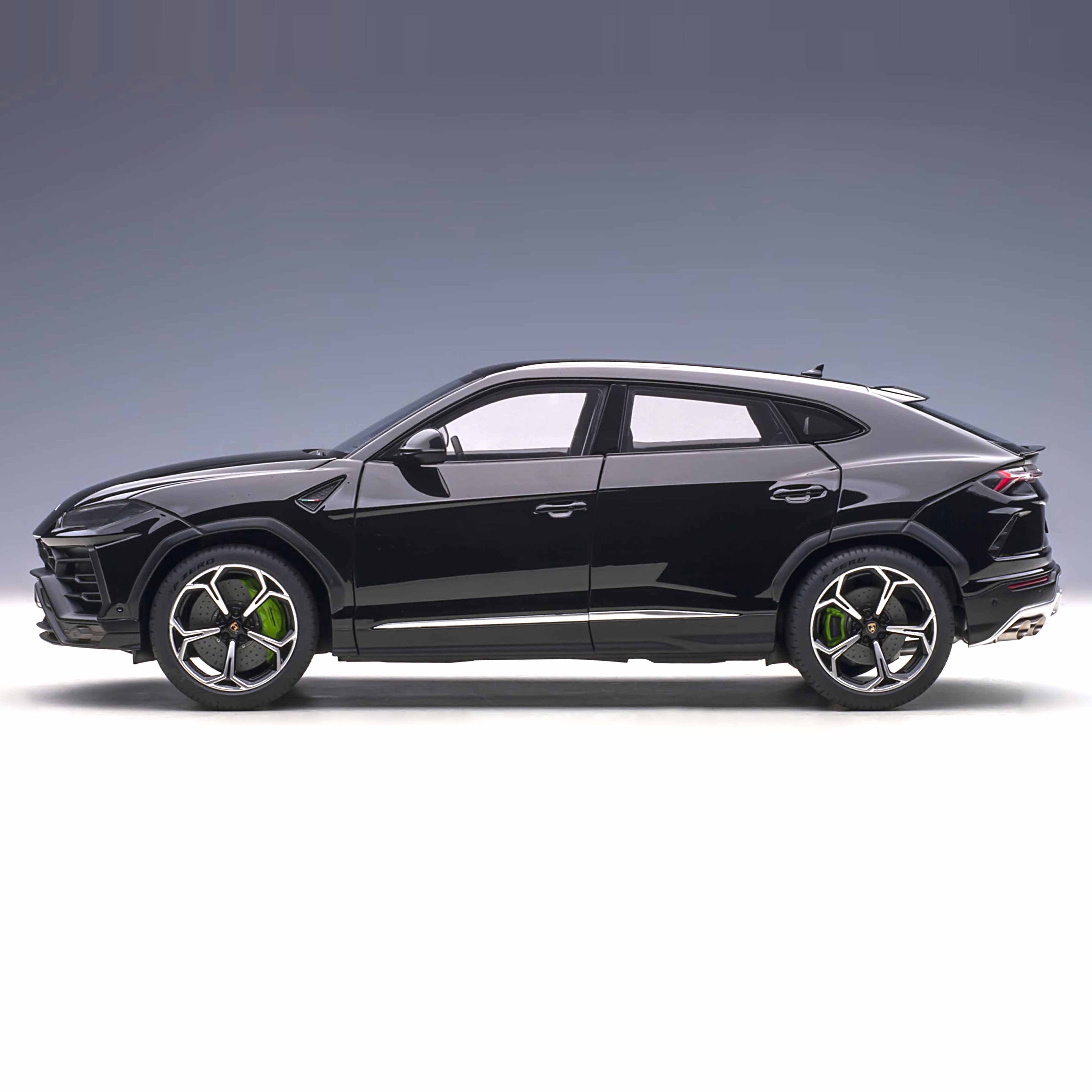 Lamborghini Urus 2018 Intense Black 1:18