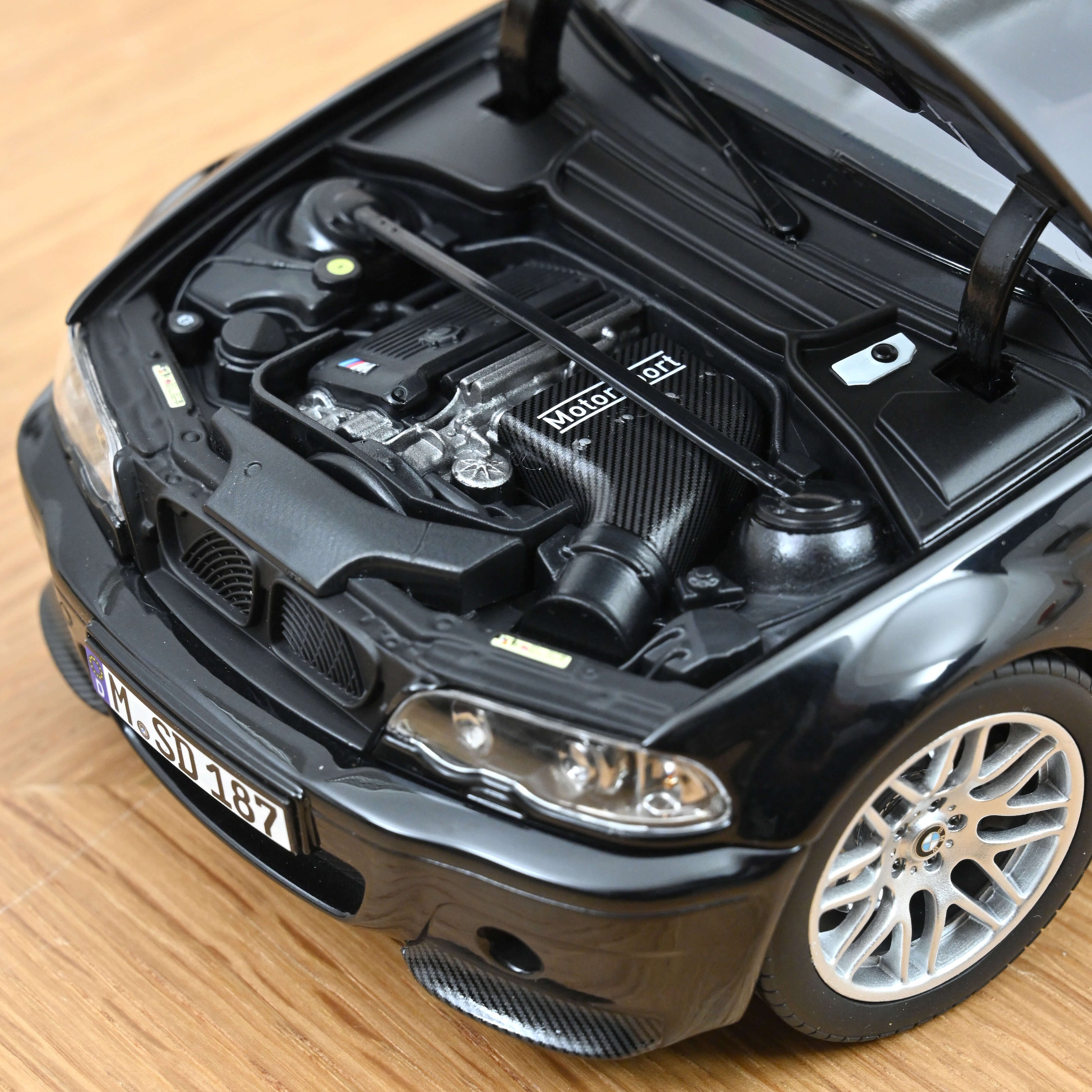 BMW M3 CSL 2003 Saphirschwarz 1:18