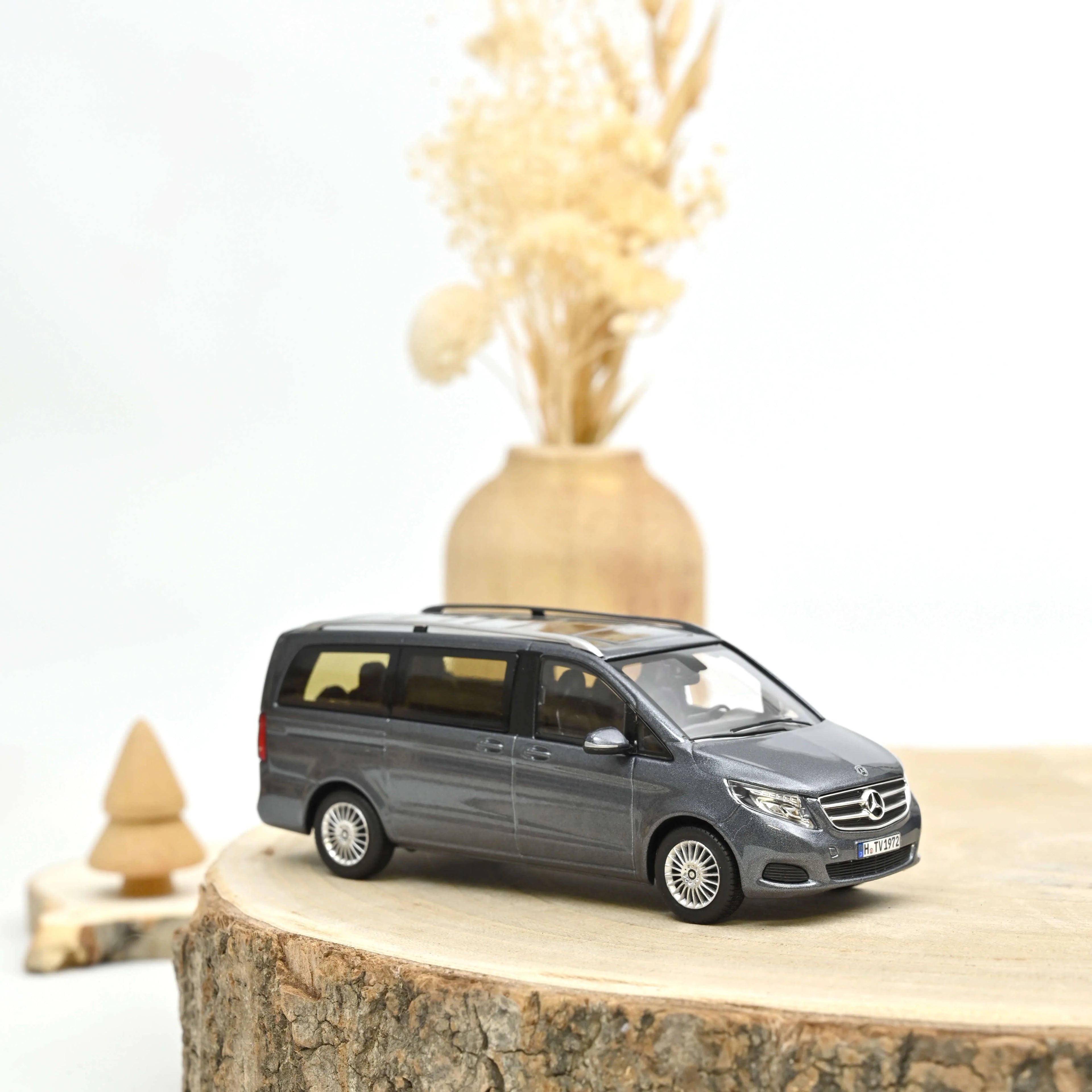Mercedes-Benz V-Class 2015 Grey metallic 1:43