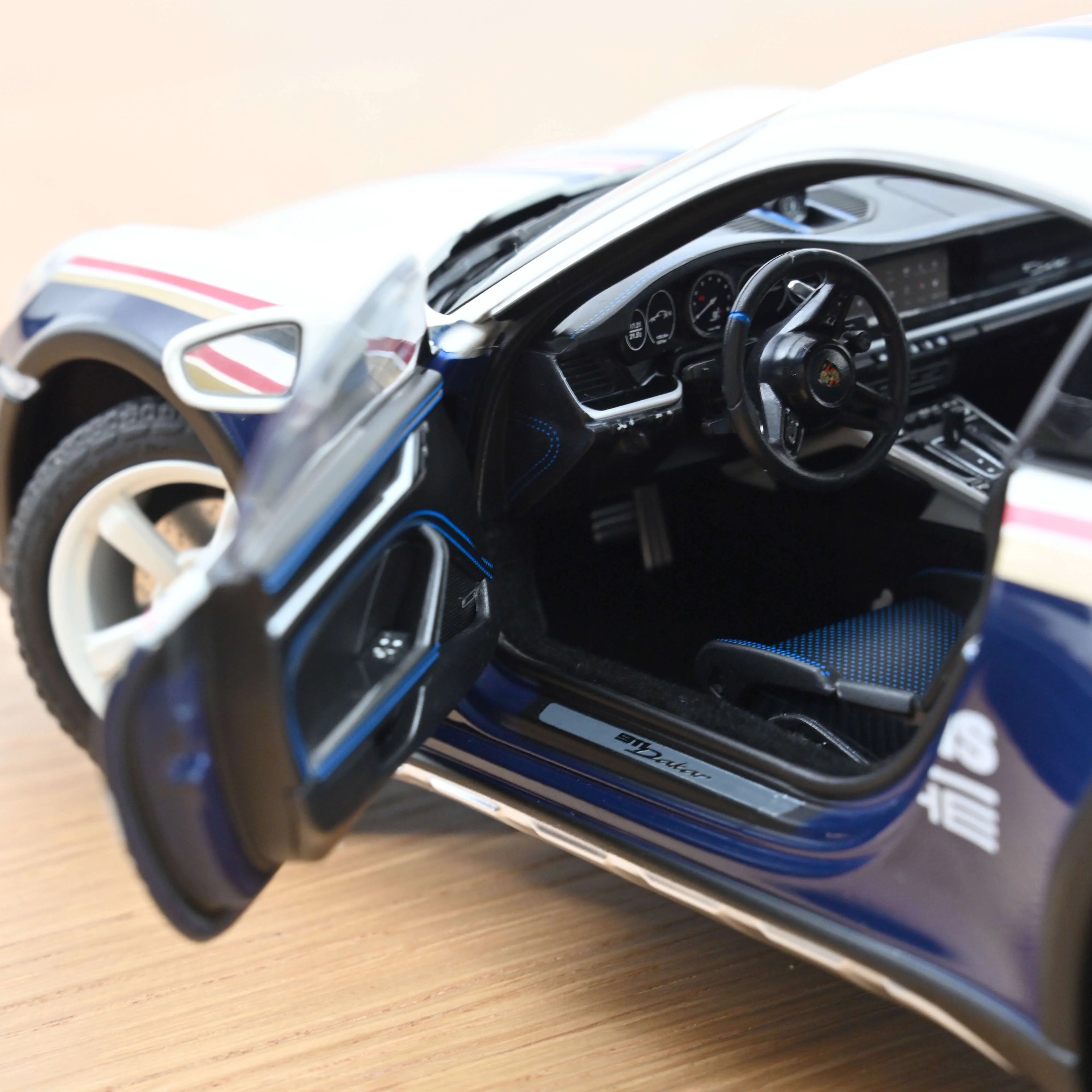 Porsche 911 Dakar 2023 Chemins accidentés 1:18