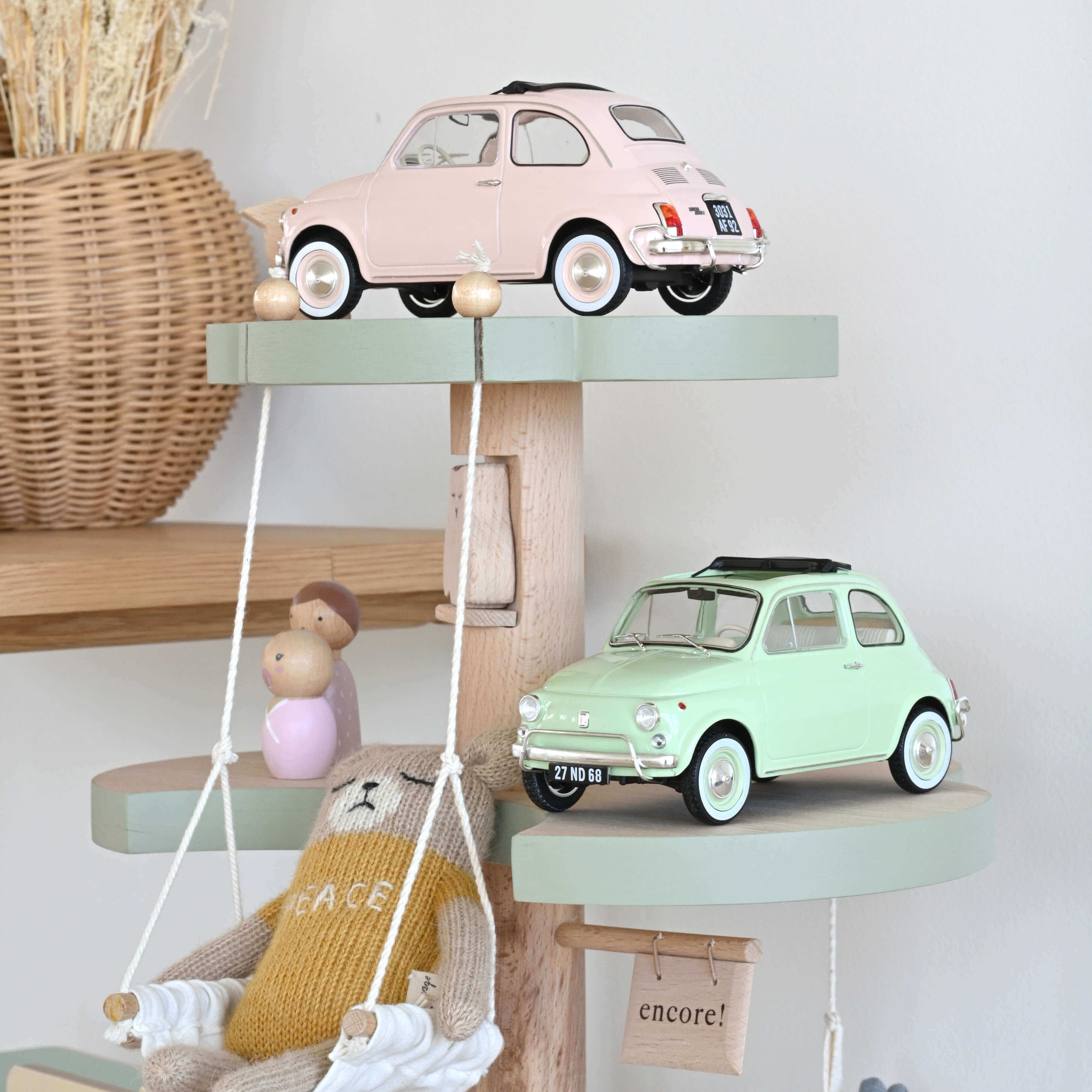 Fiat 500 L 1968 Light green Special birth pack 1:18