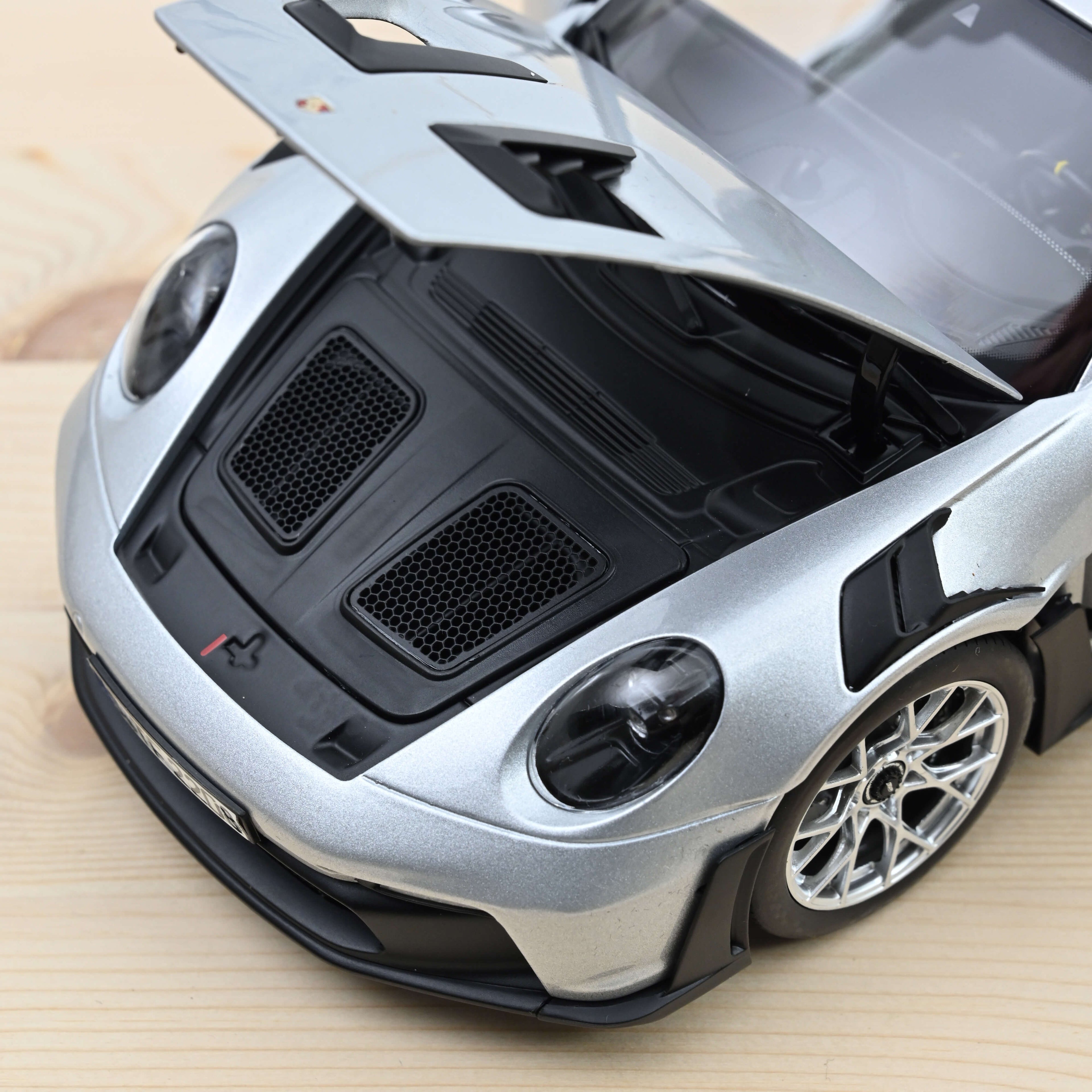 Porsche 911 GT3 RS 2022 GT Silver Metallic 1:18