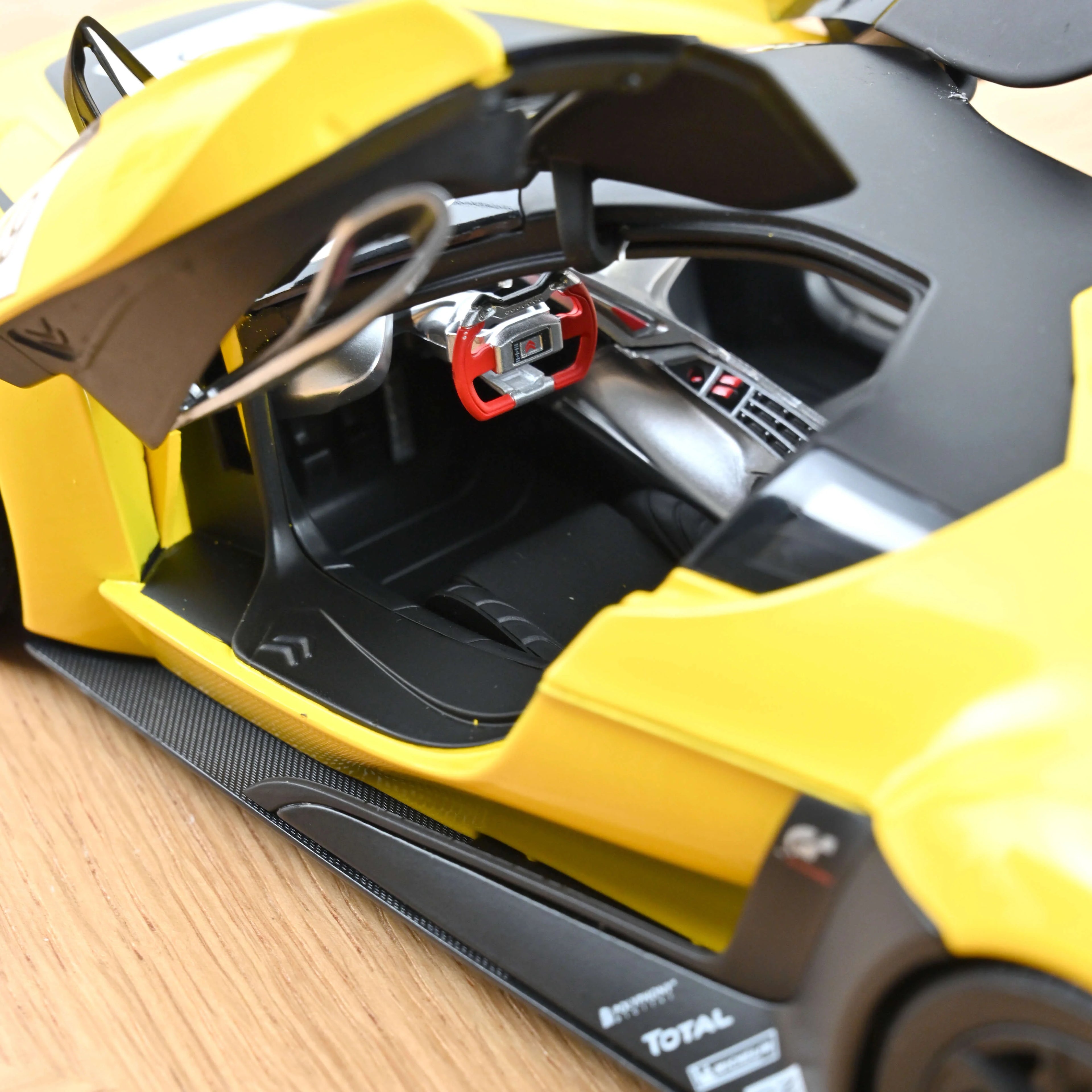 GT by Citroën 2008 Yellow & Black Concept Car 1:18 - 200pcs