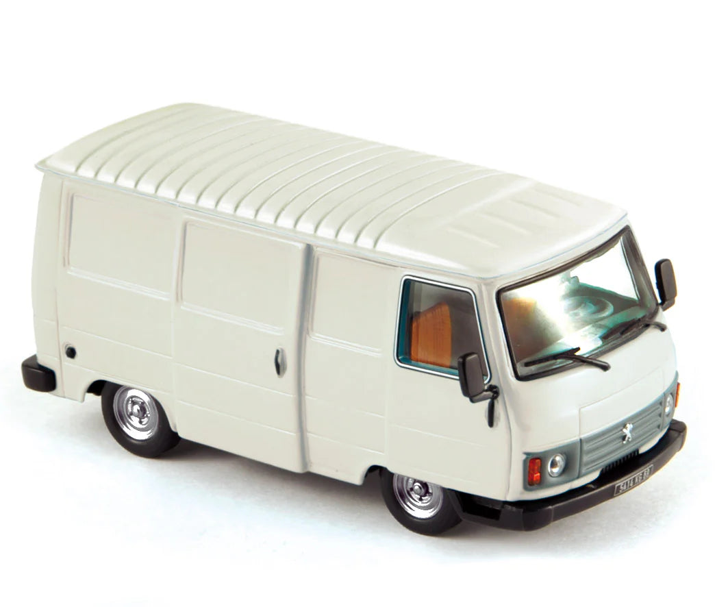 Peugeot J9 1982 Céramique Beige 1:43