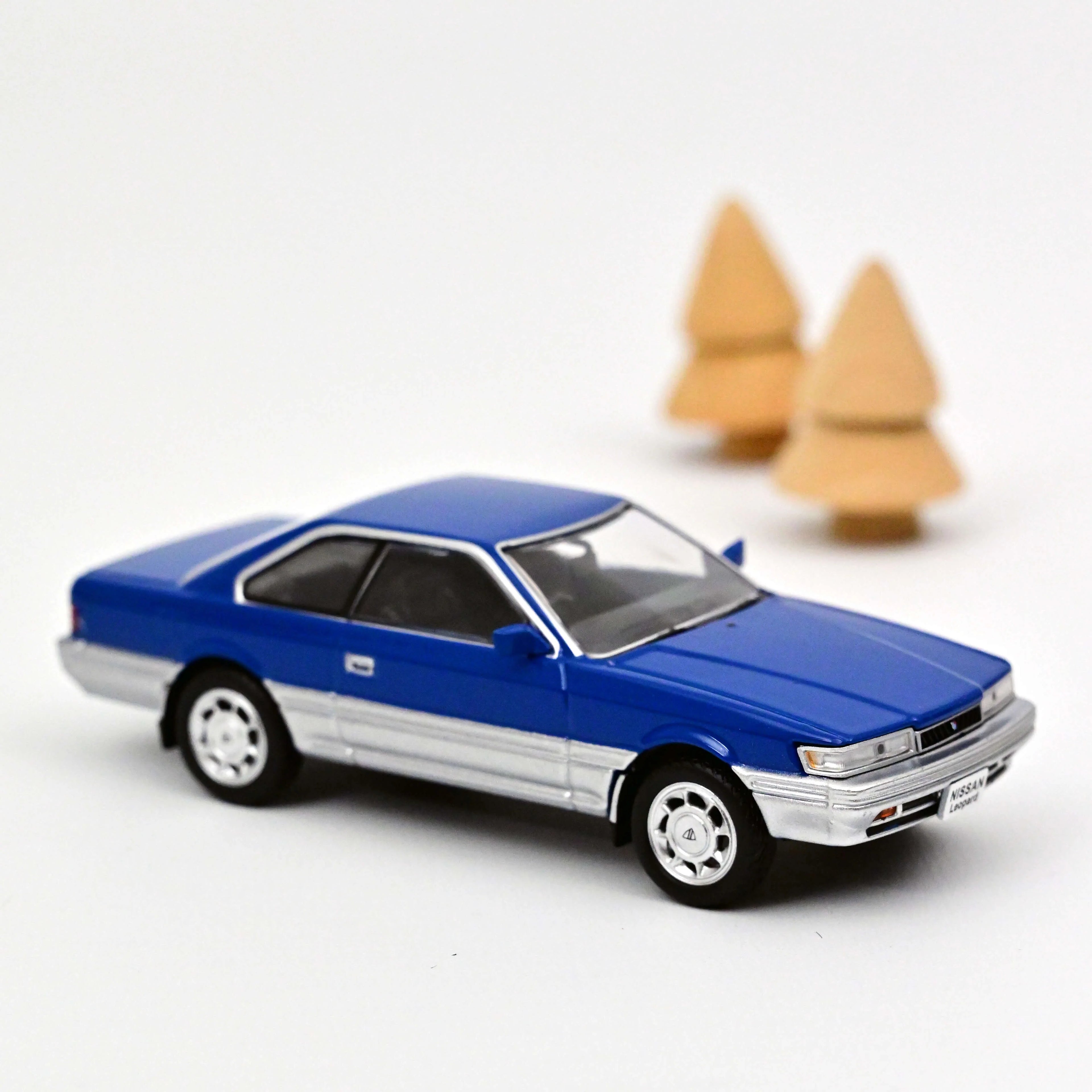 Nissan Leopard F31 1986 Blue metallic 1:43