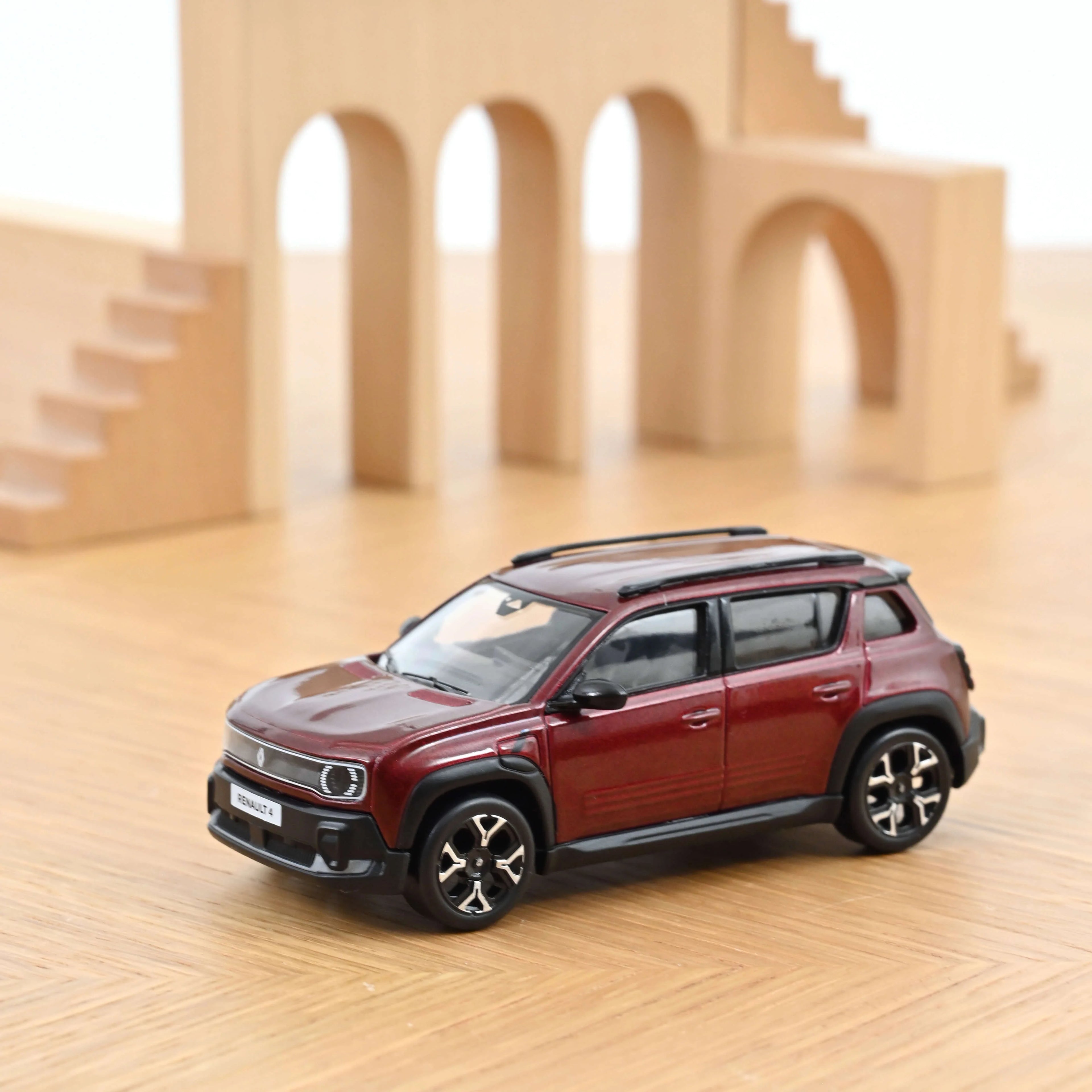 Renault 4 E-Tech Electric 2025 Karminrot 1:43