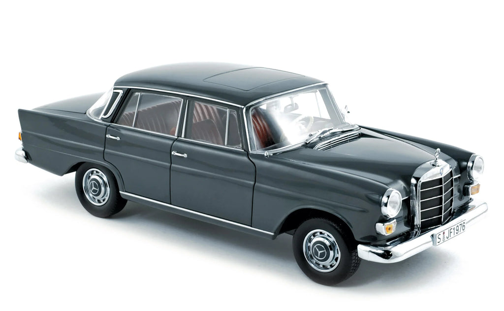 Mercedes-Benz 200 Sedan 1966 Grey 1:18