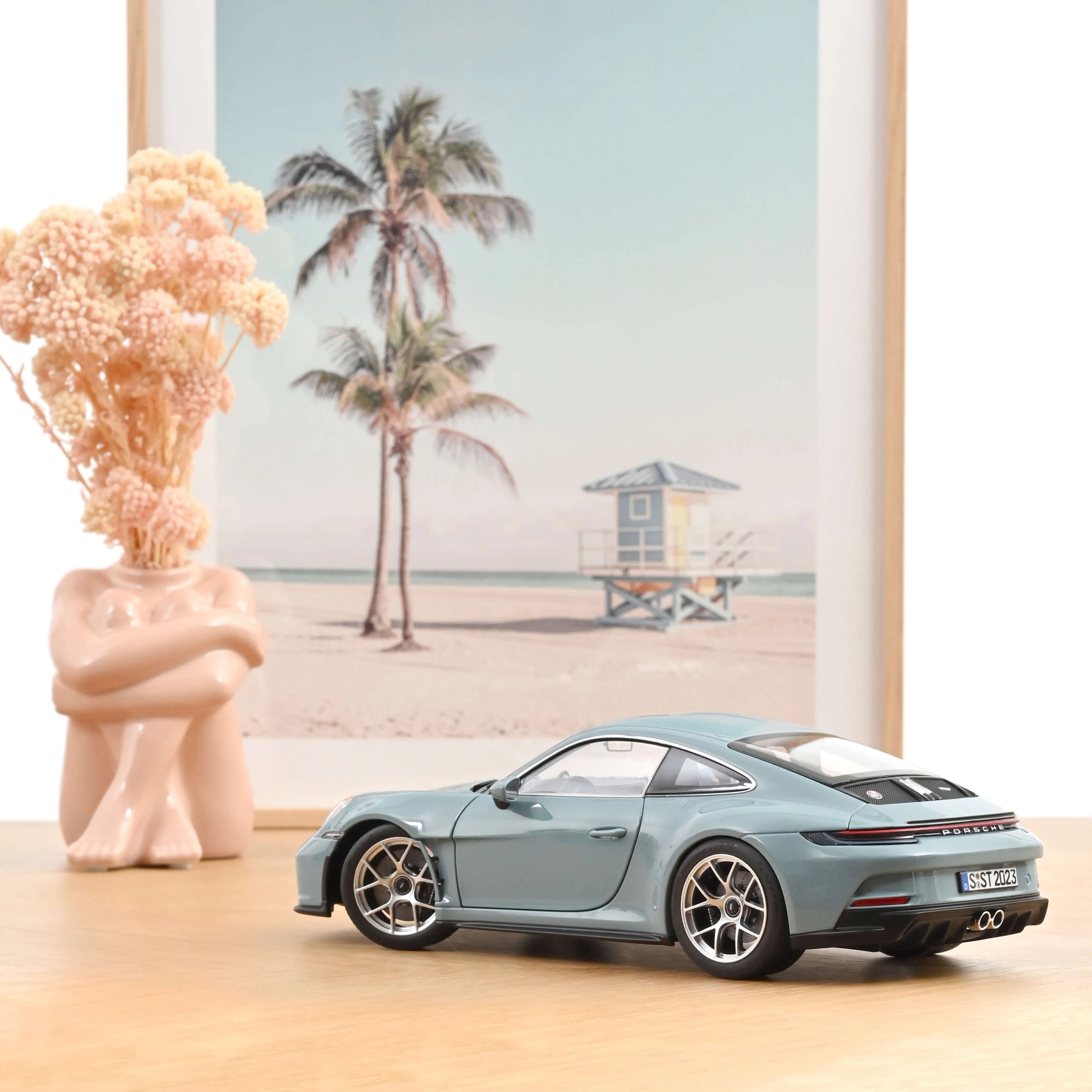 Porsche 911 S/T 2023 Bleu Meissen 1/18