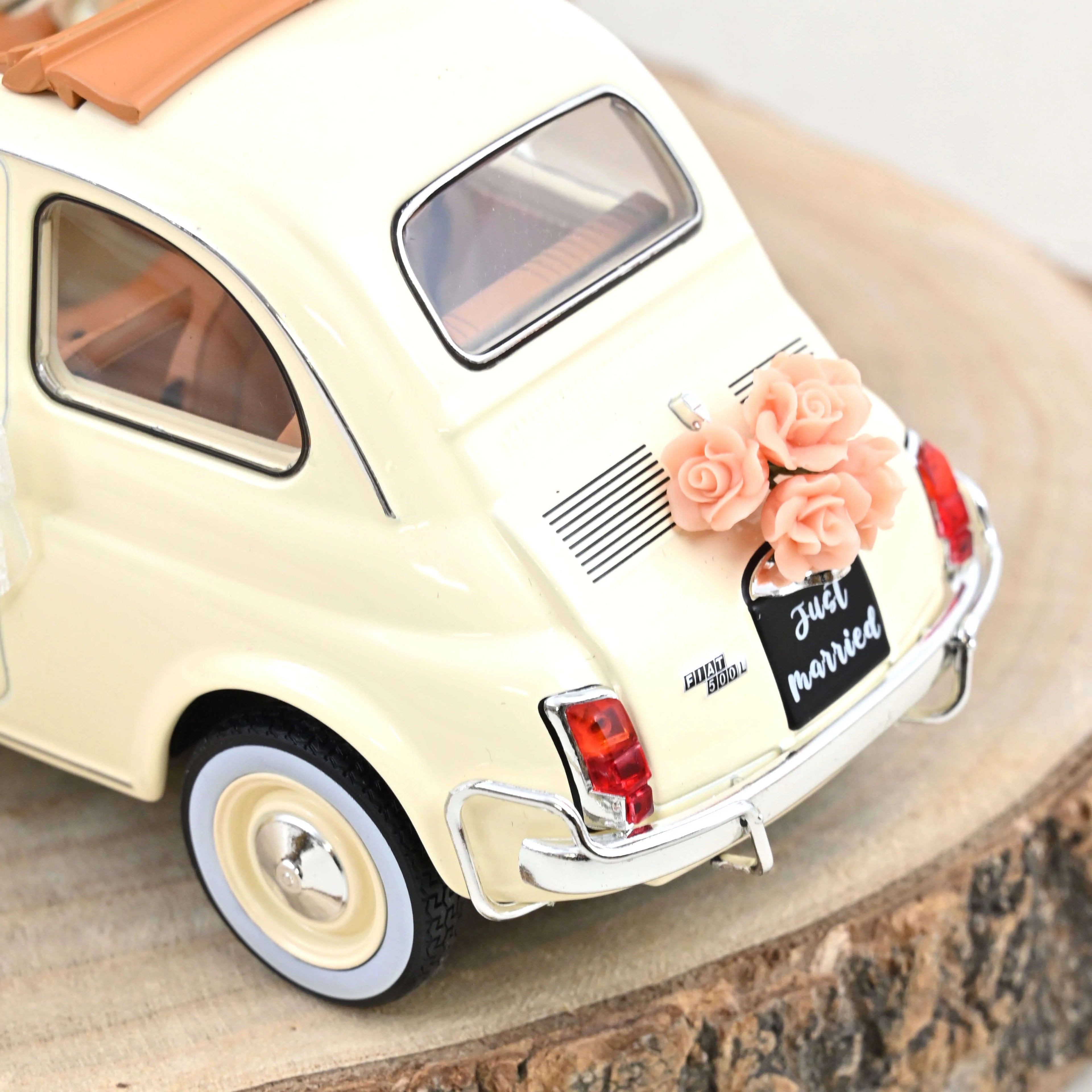 Fiat 500 L 1968 Ivory Wedding Gift 1:18