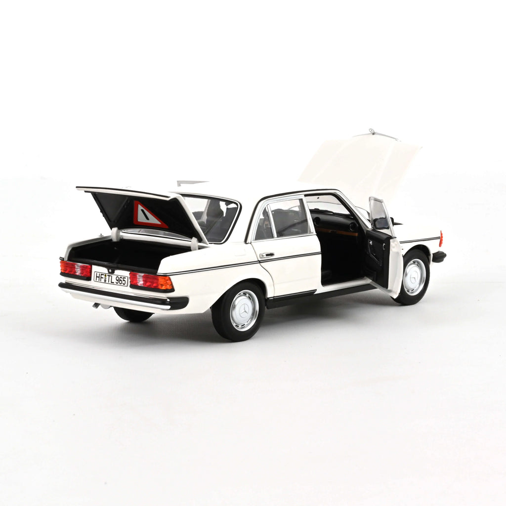 Mercedes-Benz 200 1982 White 1:18