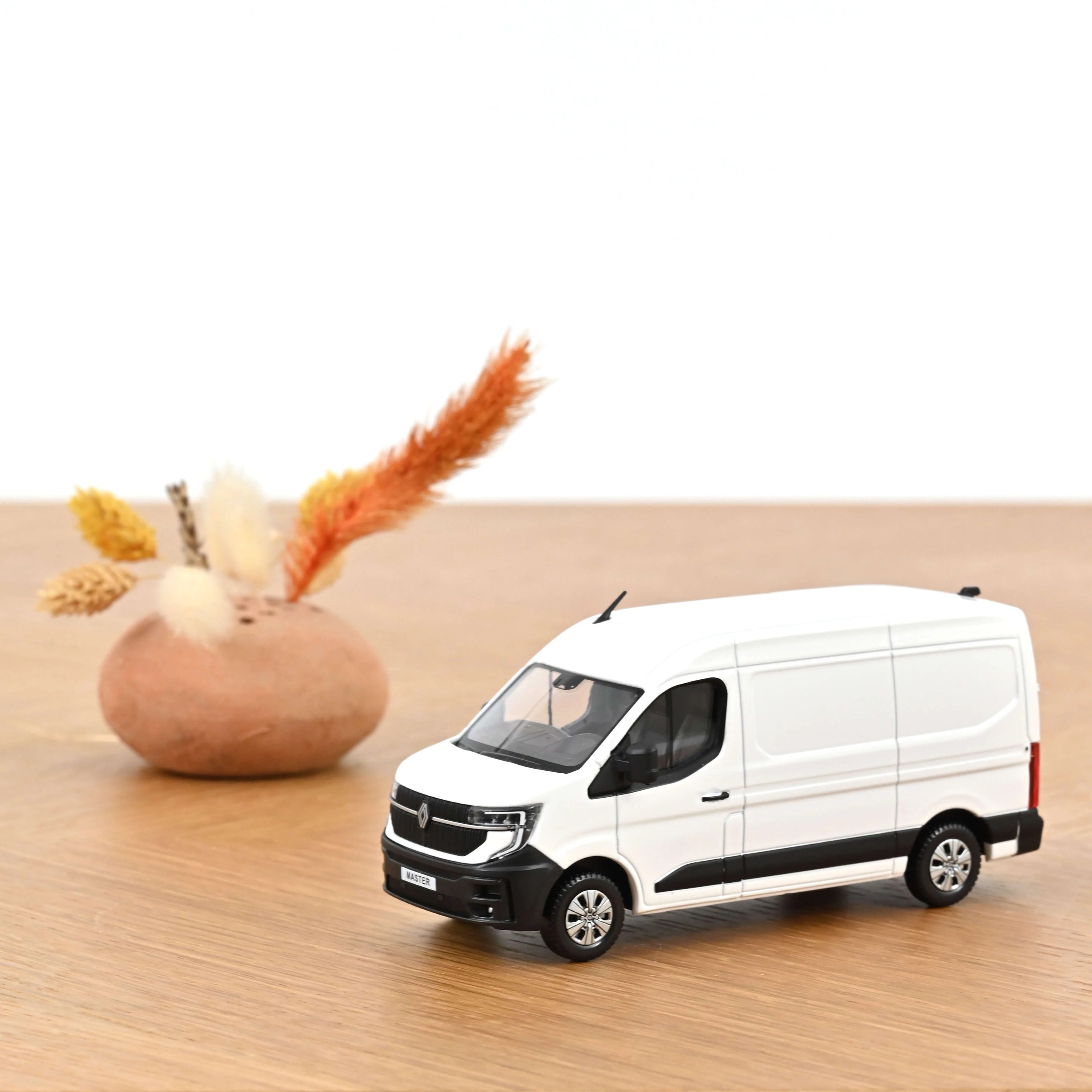Renault Master E-Tech 100% Electric 2024 Arktis-Weiß 1:43