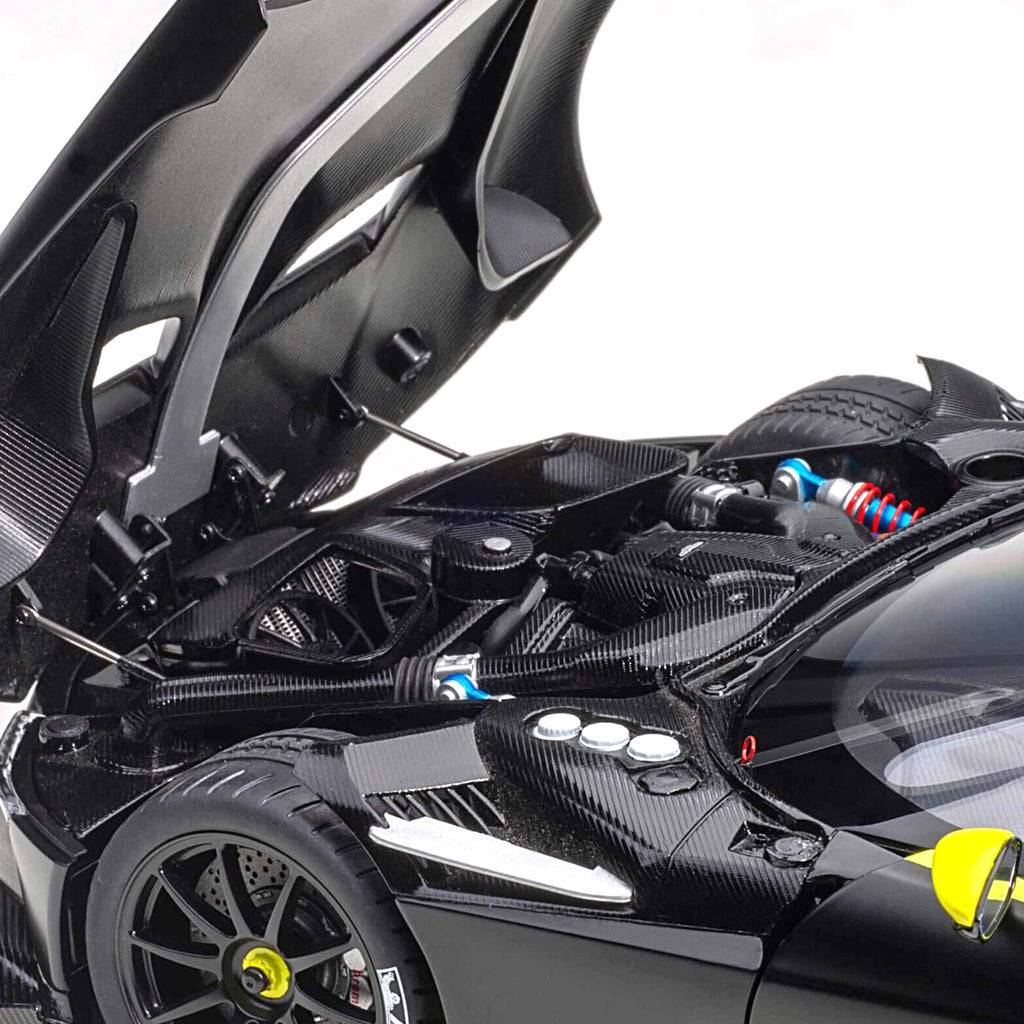 Aston Martin Vulcan Mat Black 1:18