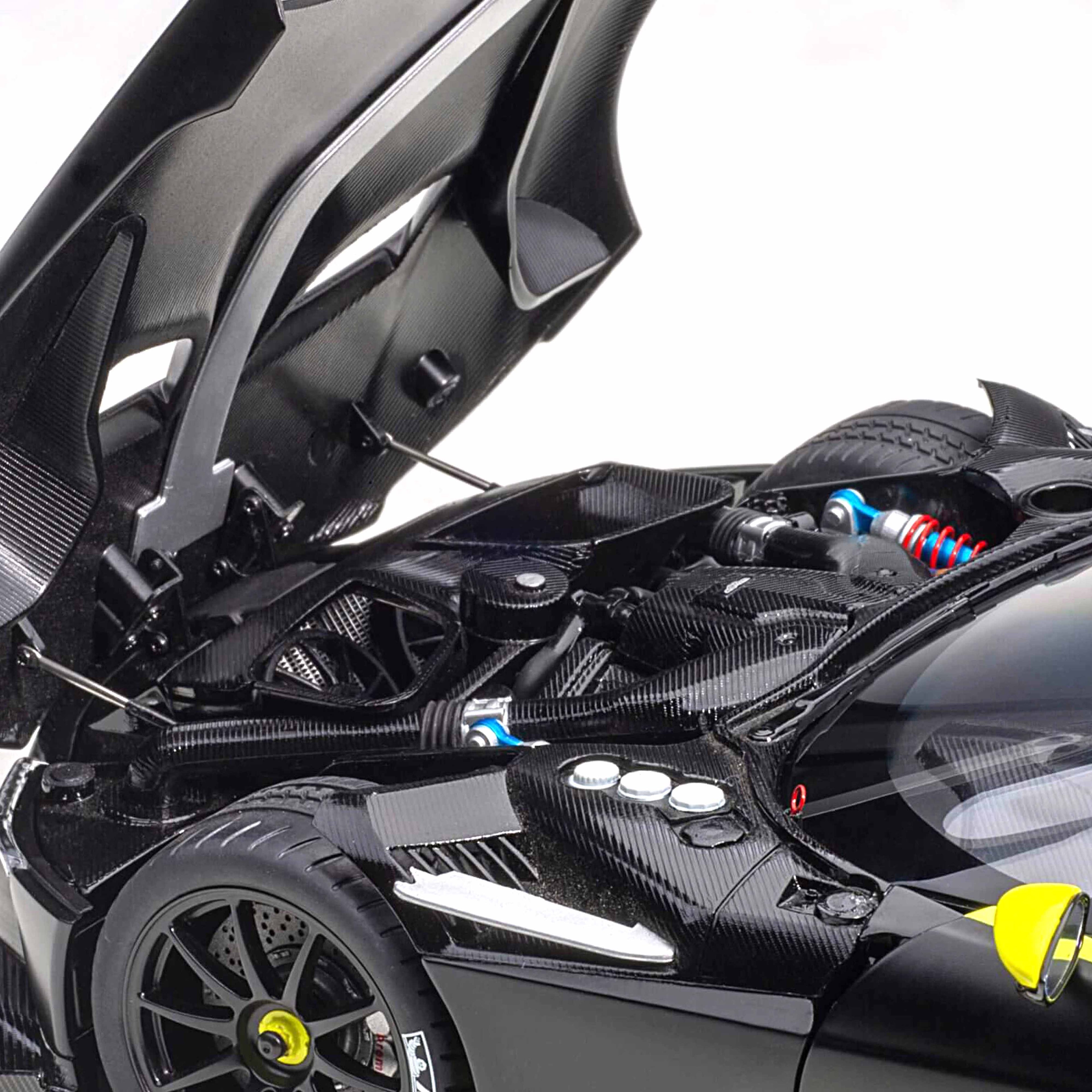 Aston Martin Vulcan Mat Black 1:18