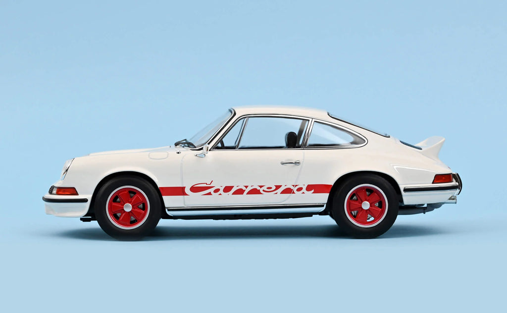 Porsche 911 RS 1973 Weiß mit rotem Dekor 1:18