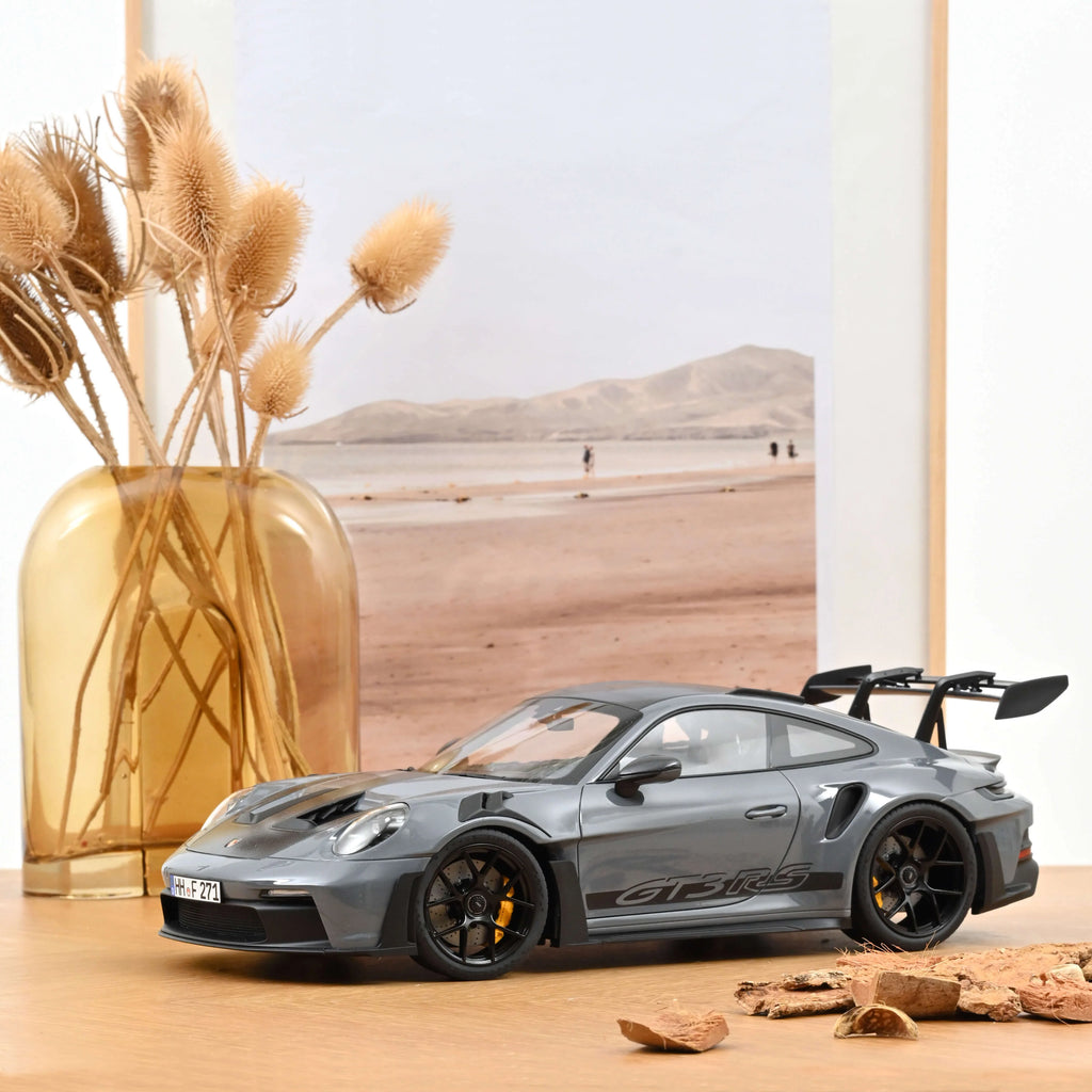 Porsche 911 GT3 RS w/Weissach Pack 2022 - Arctic grey & Black 1:12