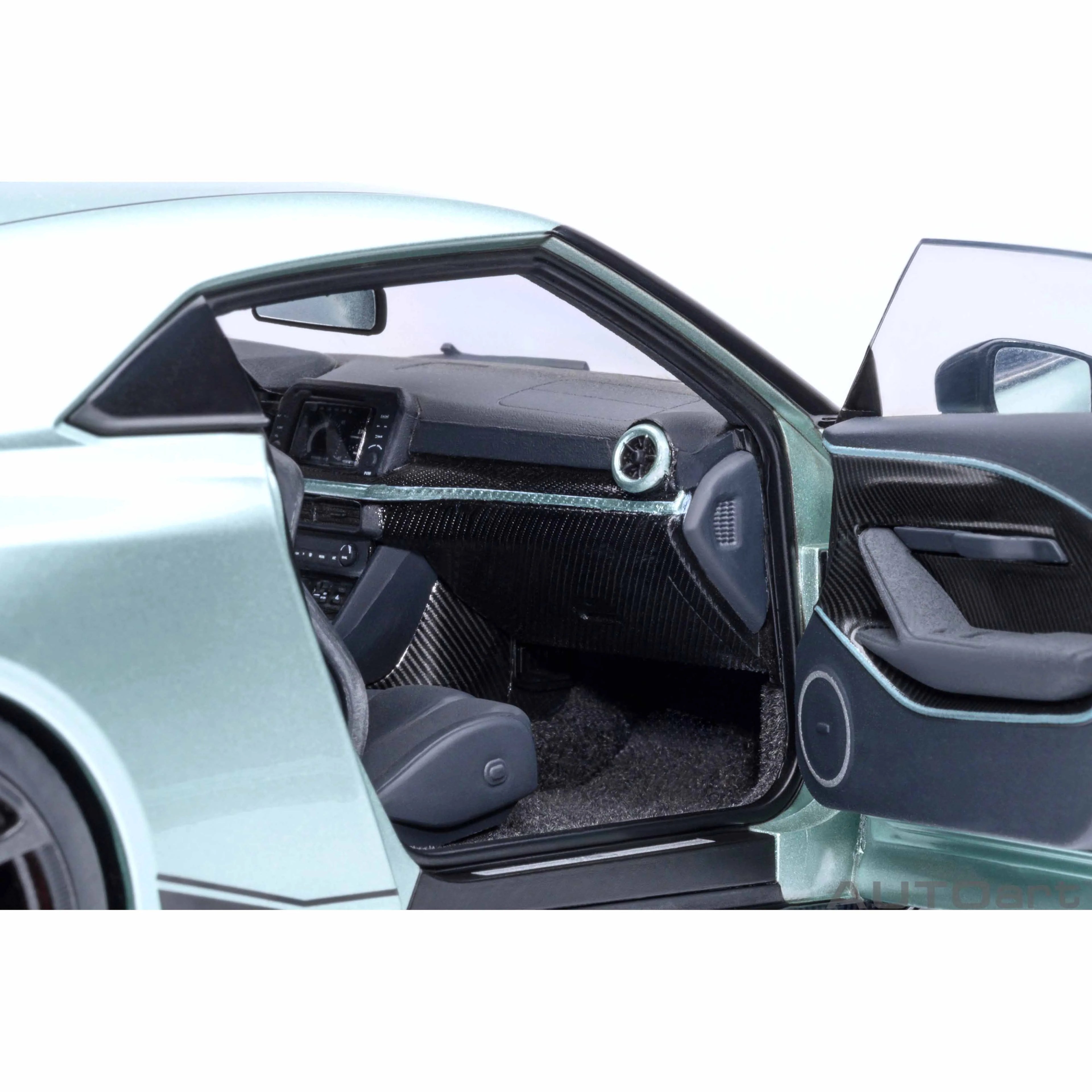 Nissan GT-R50 by Italdesign Metallic Green and Black 1/18