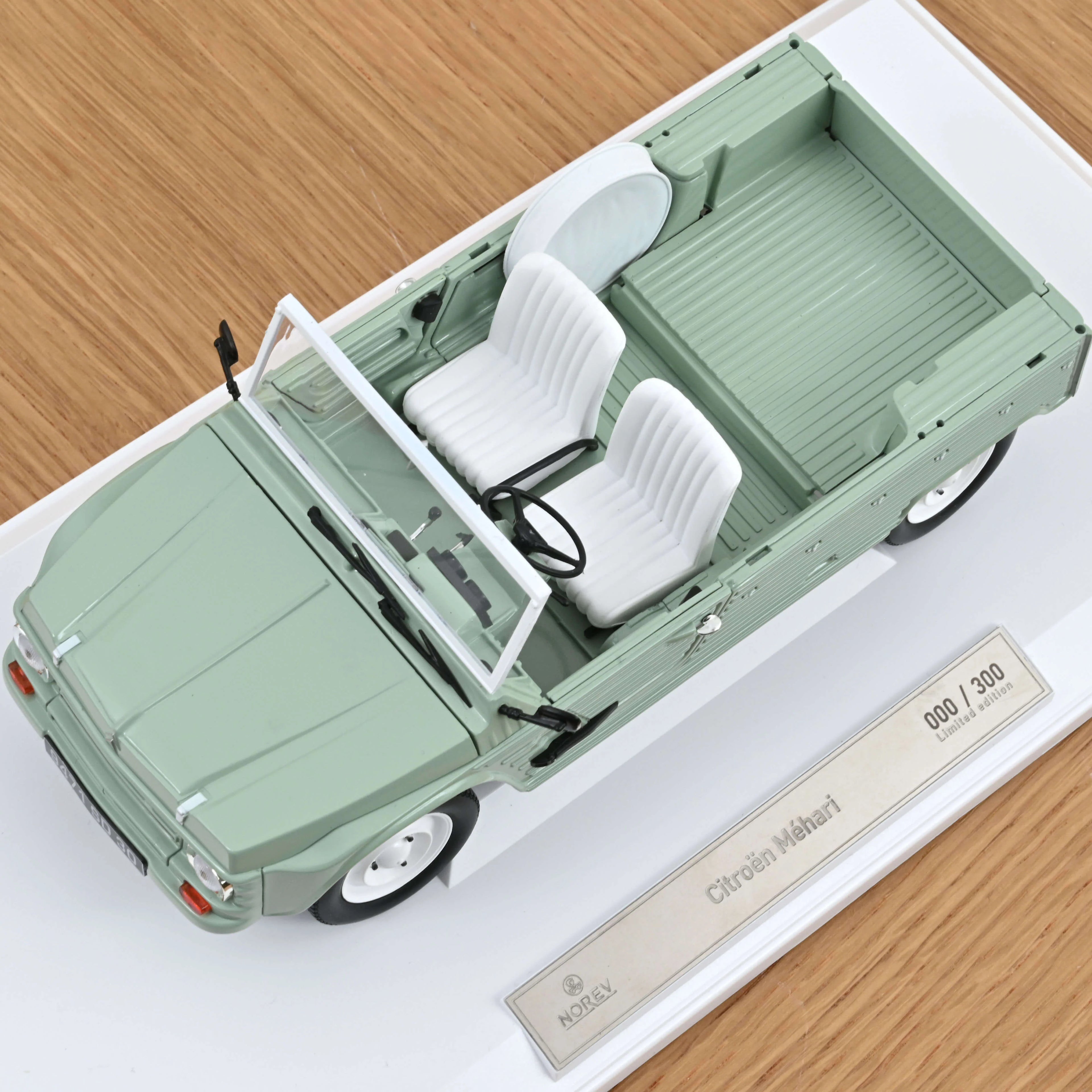 Citroën Méhari 1983 Kaki 1:18 - 300 Stk.