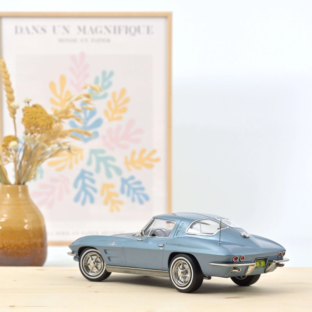 Chevrolet Corvette Sting Ray 1963 metallic hellblau 1:18