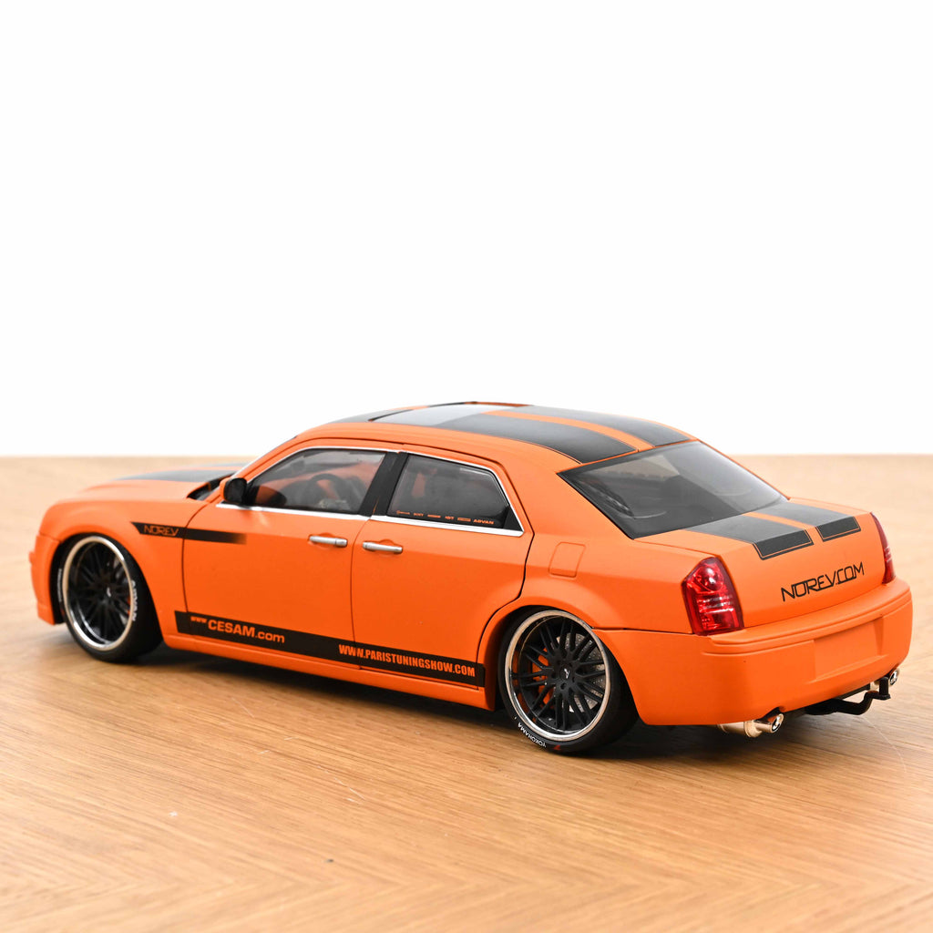 Chrysler 300C Norev by Parotech+Jet Ski Parotech Orange/Black 1:18