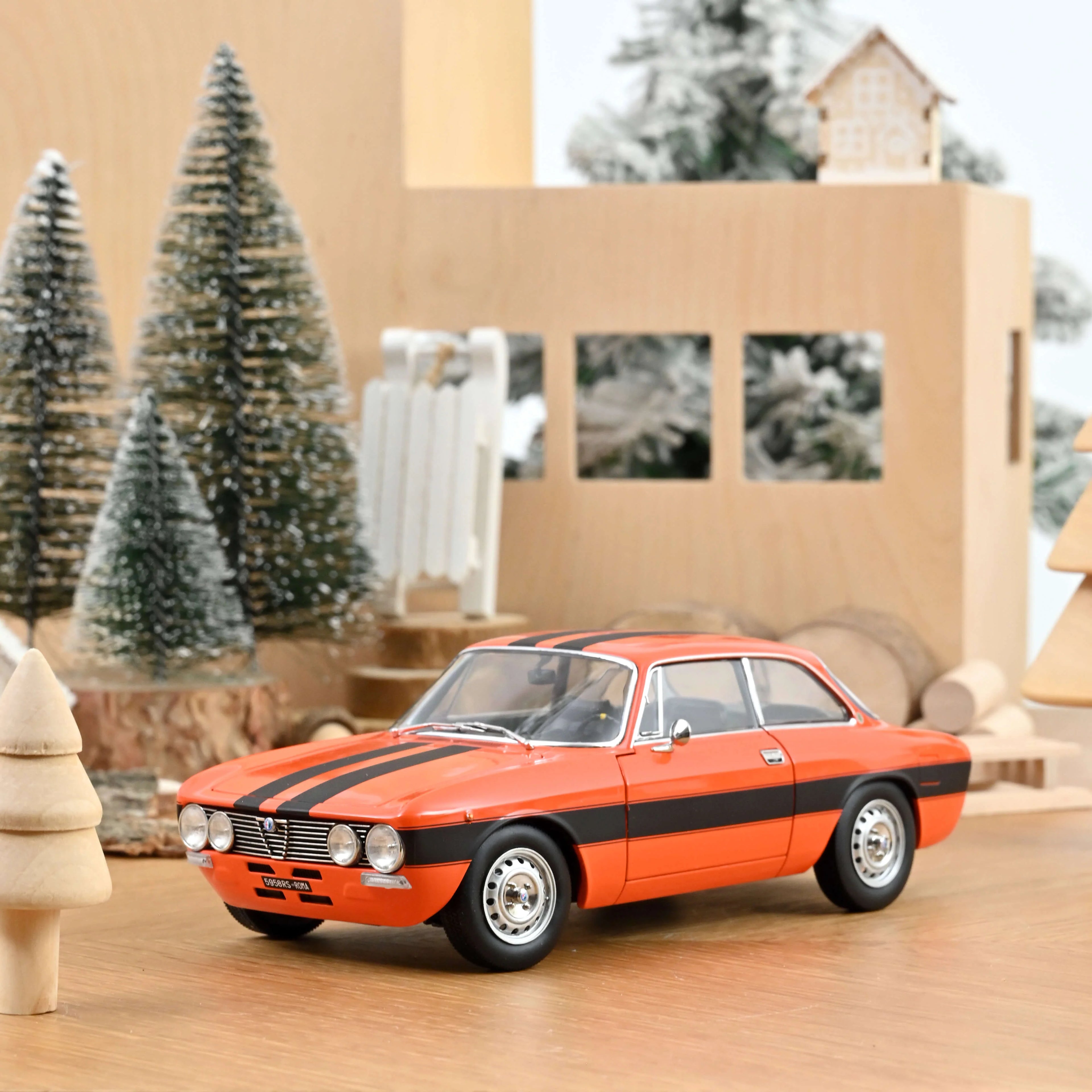 Alfa Romeo 2000 GTV 1973 Orange 1:18