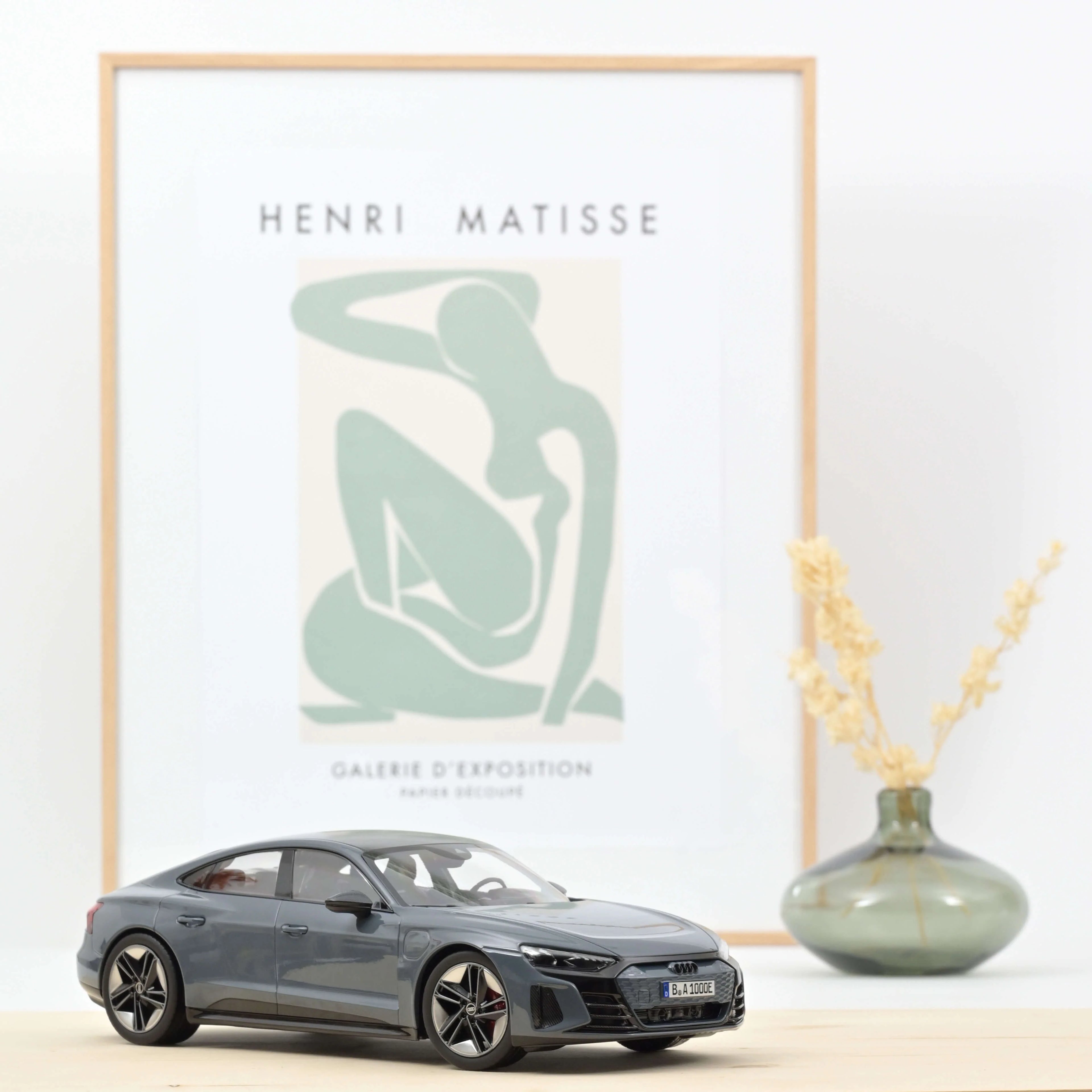 Audi RS e-tron GT 2021 Grey metallic 1:18 - 200pcs