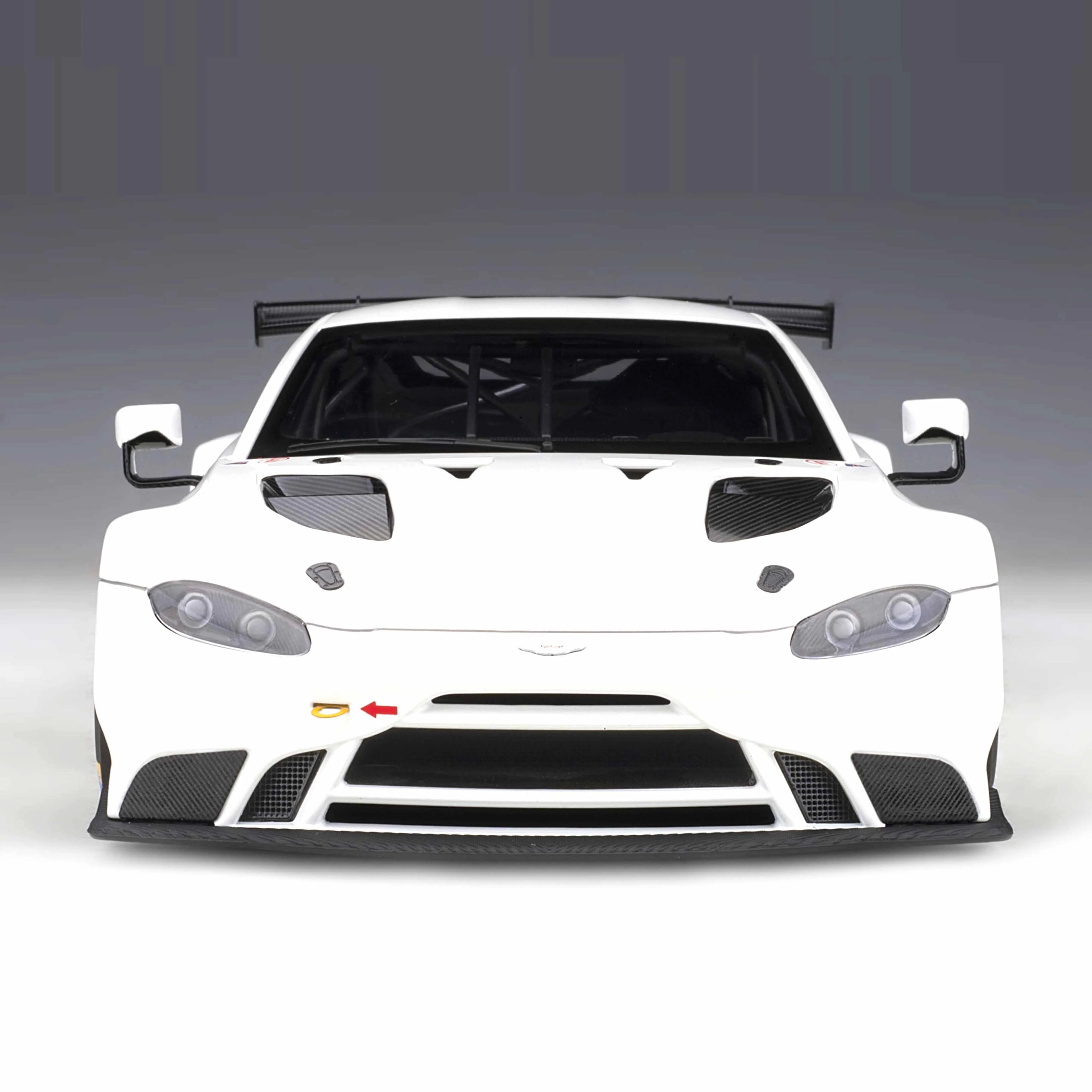 Aston Martin Vantage GTE Plain Body Version White 1:18