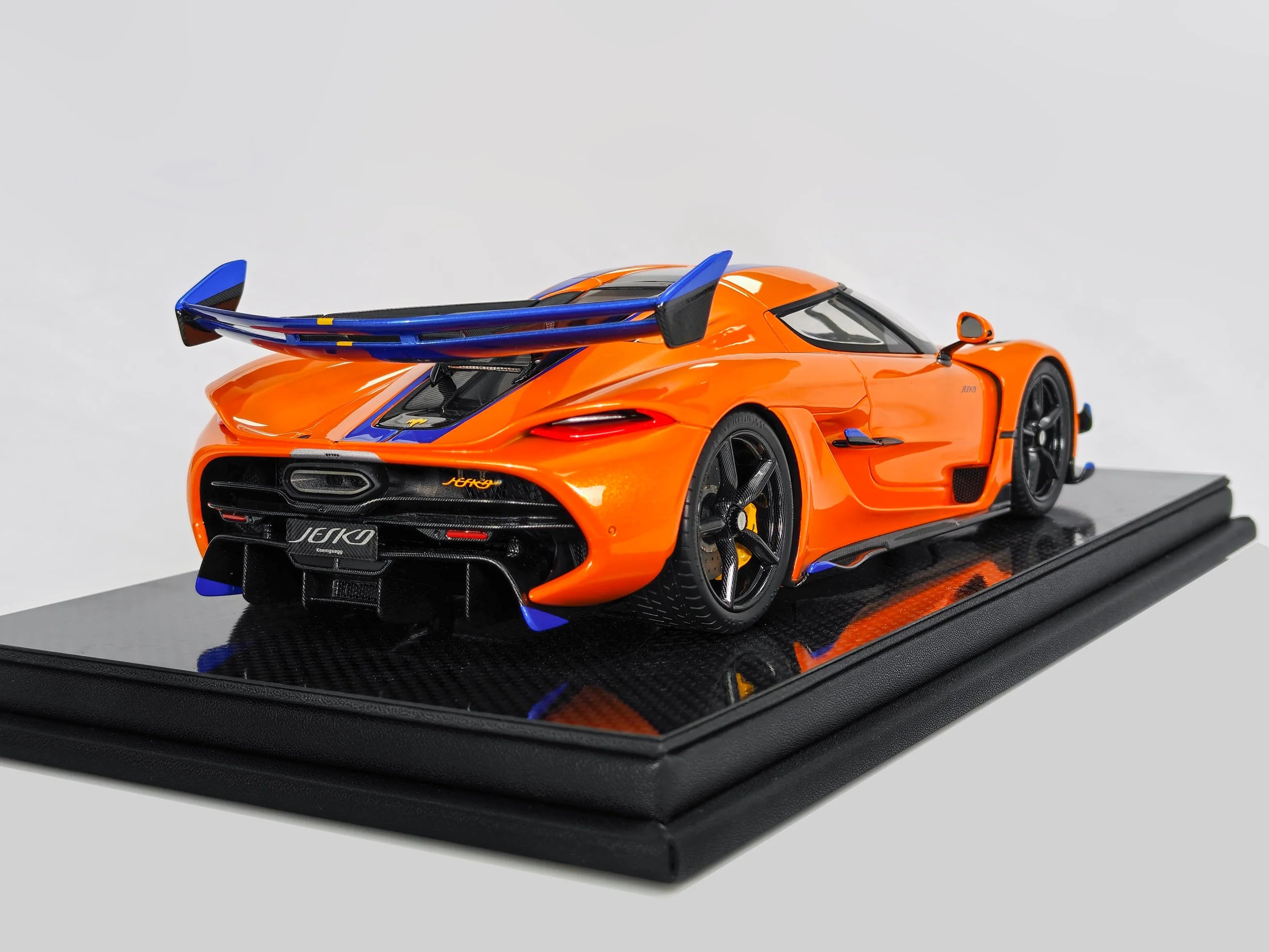 Pre-order FrontiArt Koenigsegg Jesko 7398 Tang Orange - Limited 199 pcs