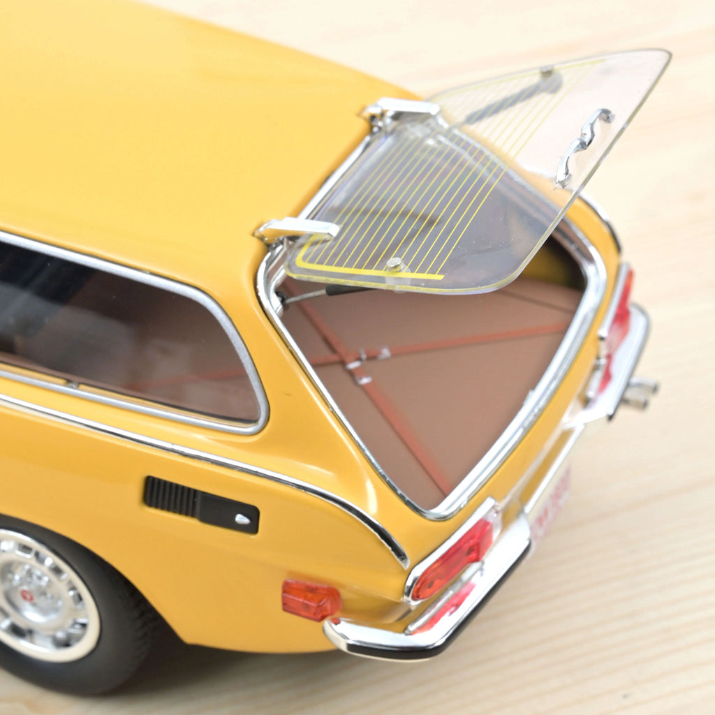 Volvo 1800 ES (US version) 1972 SunYellow 1:18 - 400pcs