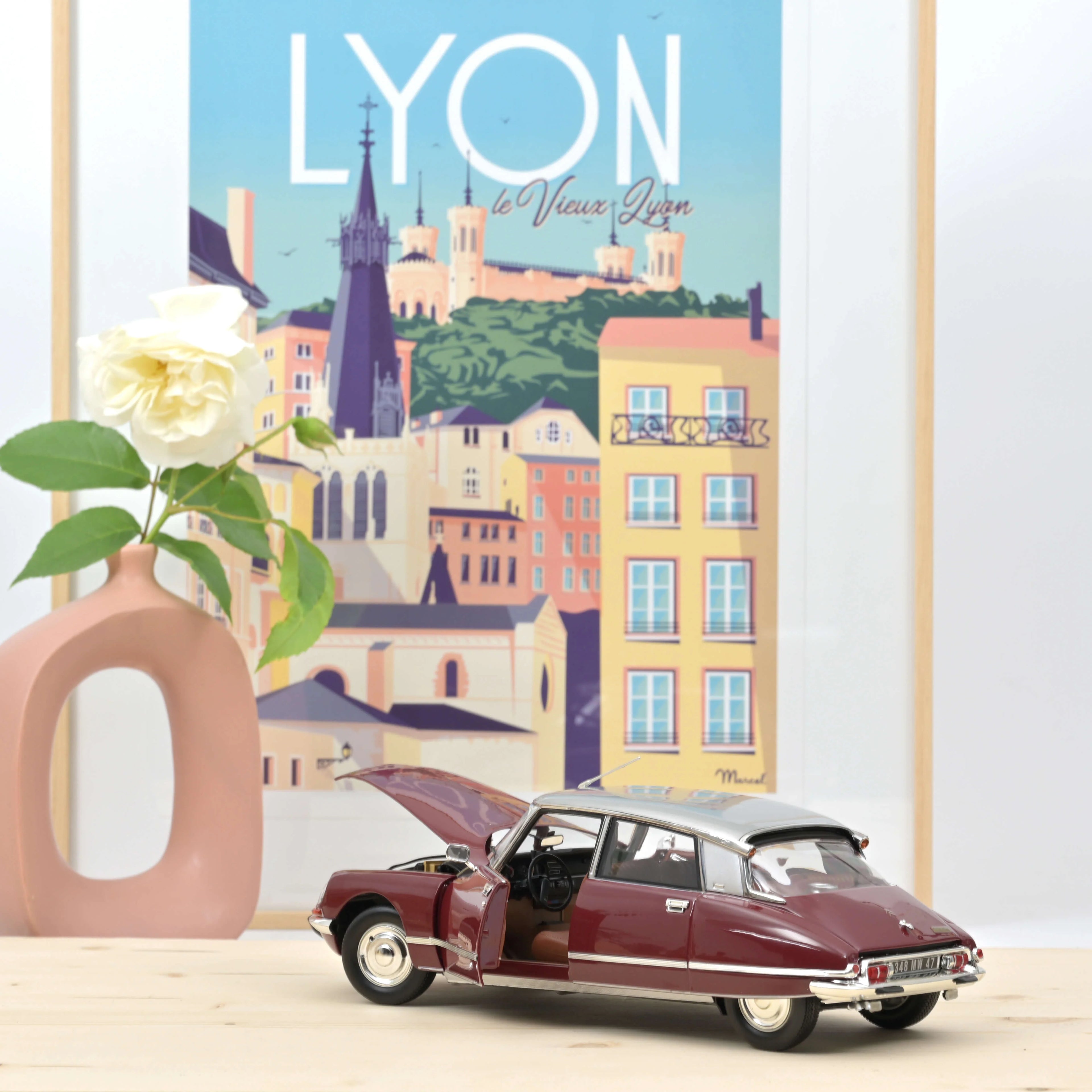 Citroën DS 23 Pallas 1972 Grenade Red and Grey metallic 1:18
