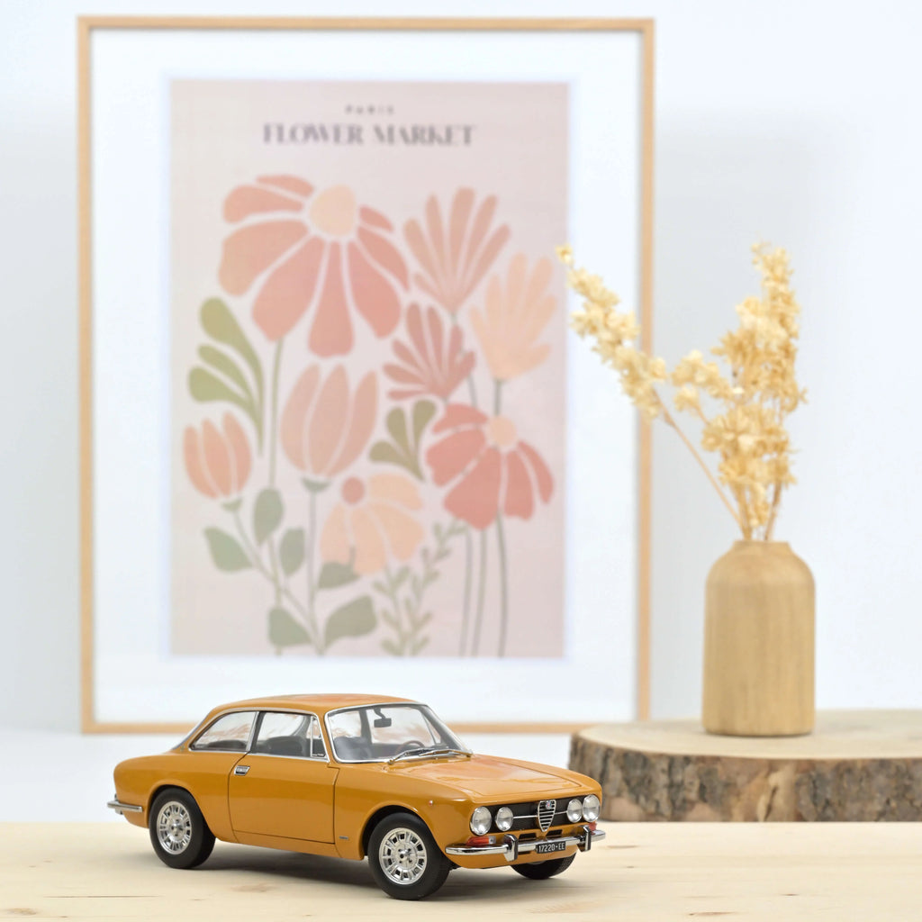 Alfa Romeo 1750 GTV 1970 Yellow 1:18