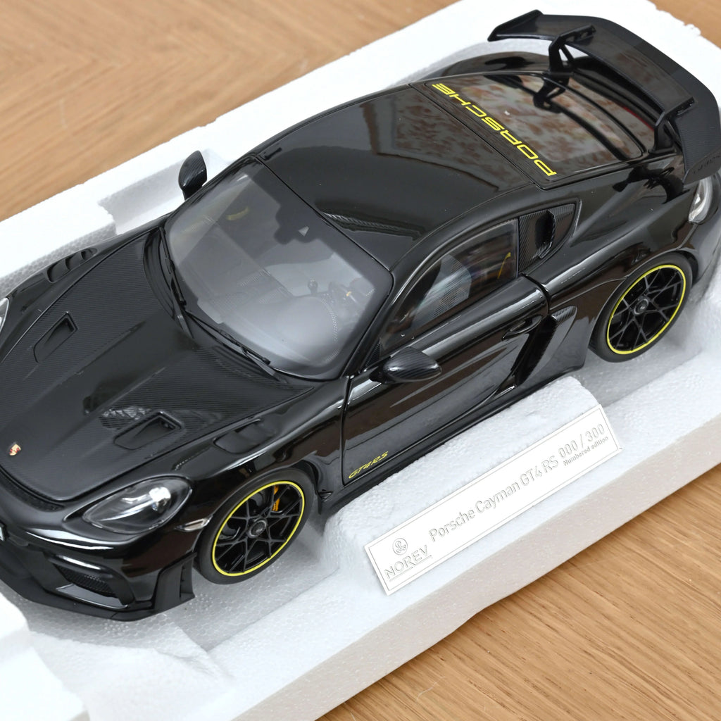 Porsche Cayman GT4 RS w/Weissach Pack 2023 Black 1:18 - 300pcs