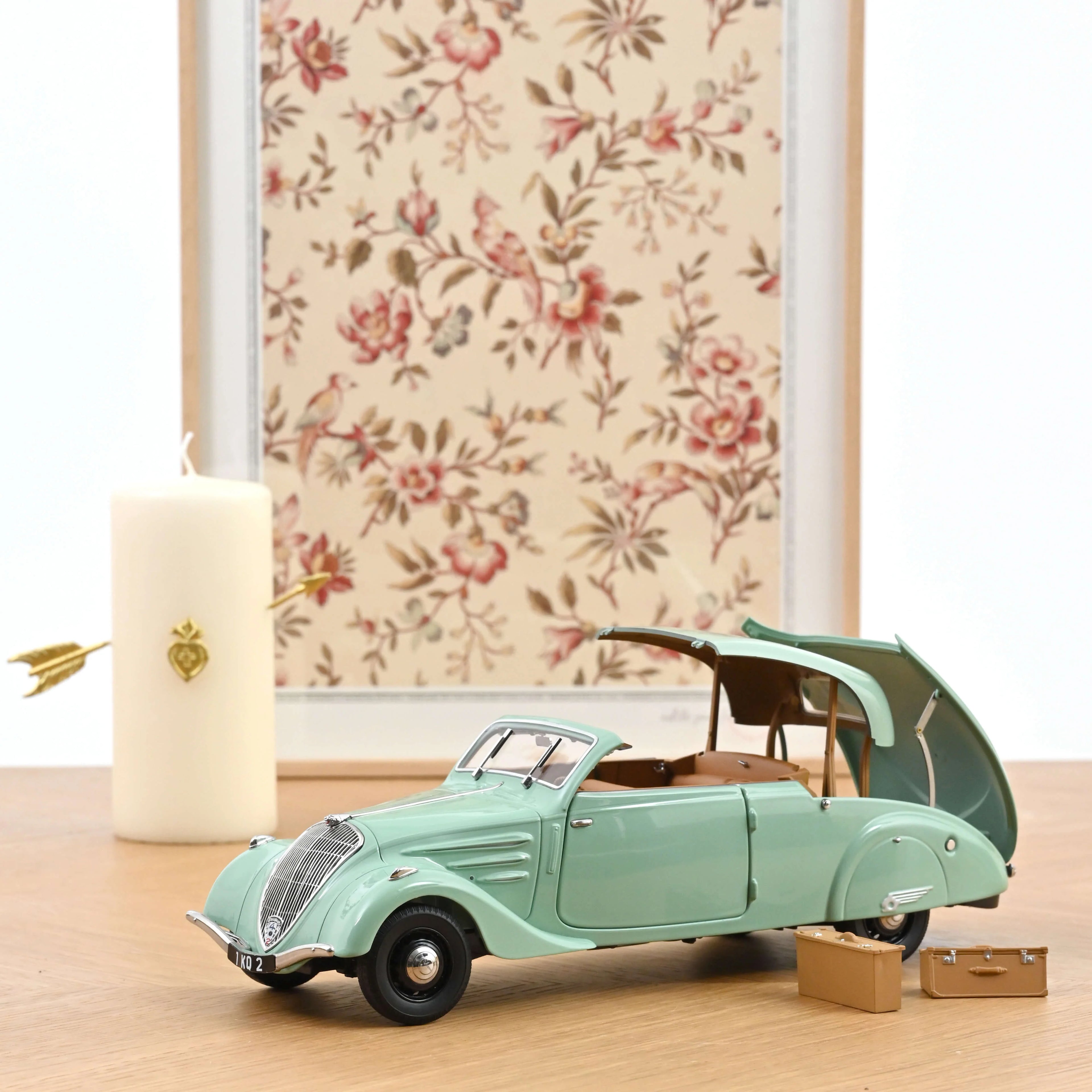 Peugeot 402 Eclipse 1937 Green 1:18 - 200pcs