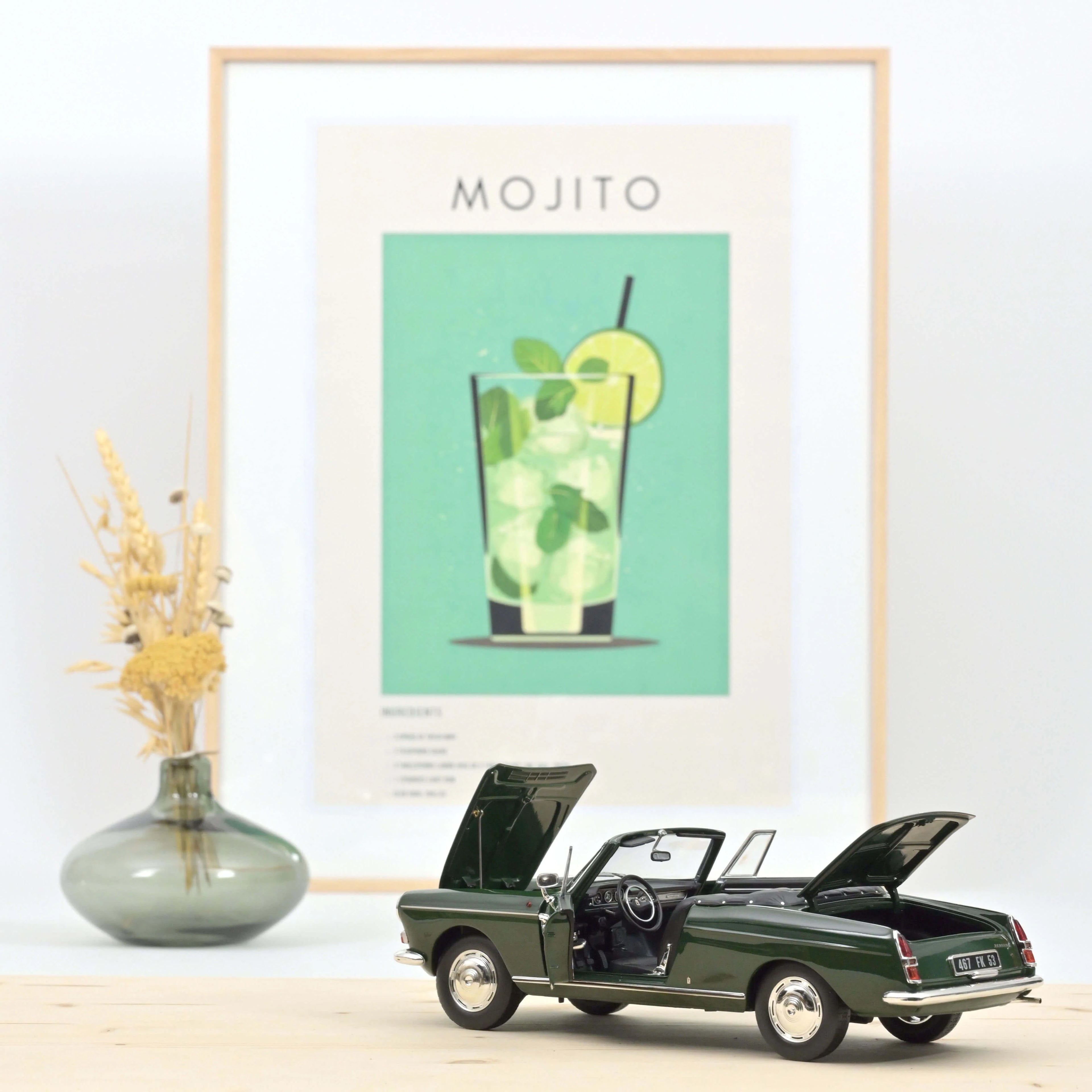 Peugeot 404 Convertible 1967 Antique Green 1:18 - 200pcs
