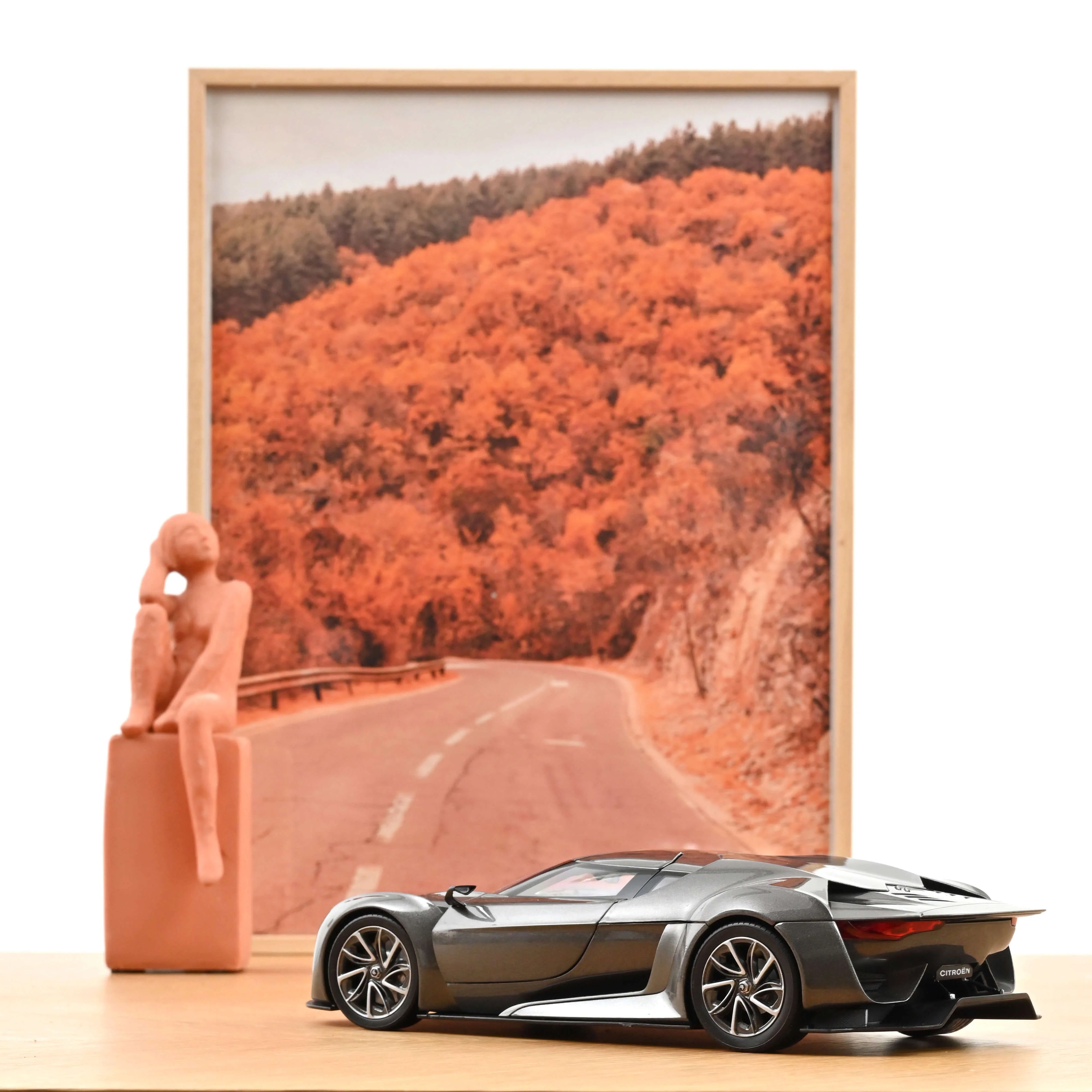 GT by Citroën 2008 Grey Concept Car 1:18 - 200pcs