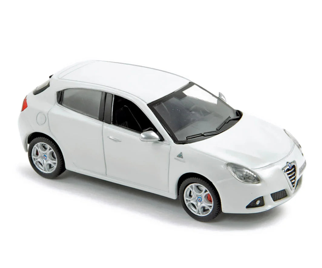 Alfa Romeo Giulietta Quadrifoglio verde 2010 Pearl White 1:43