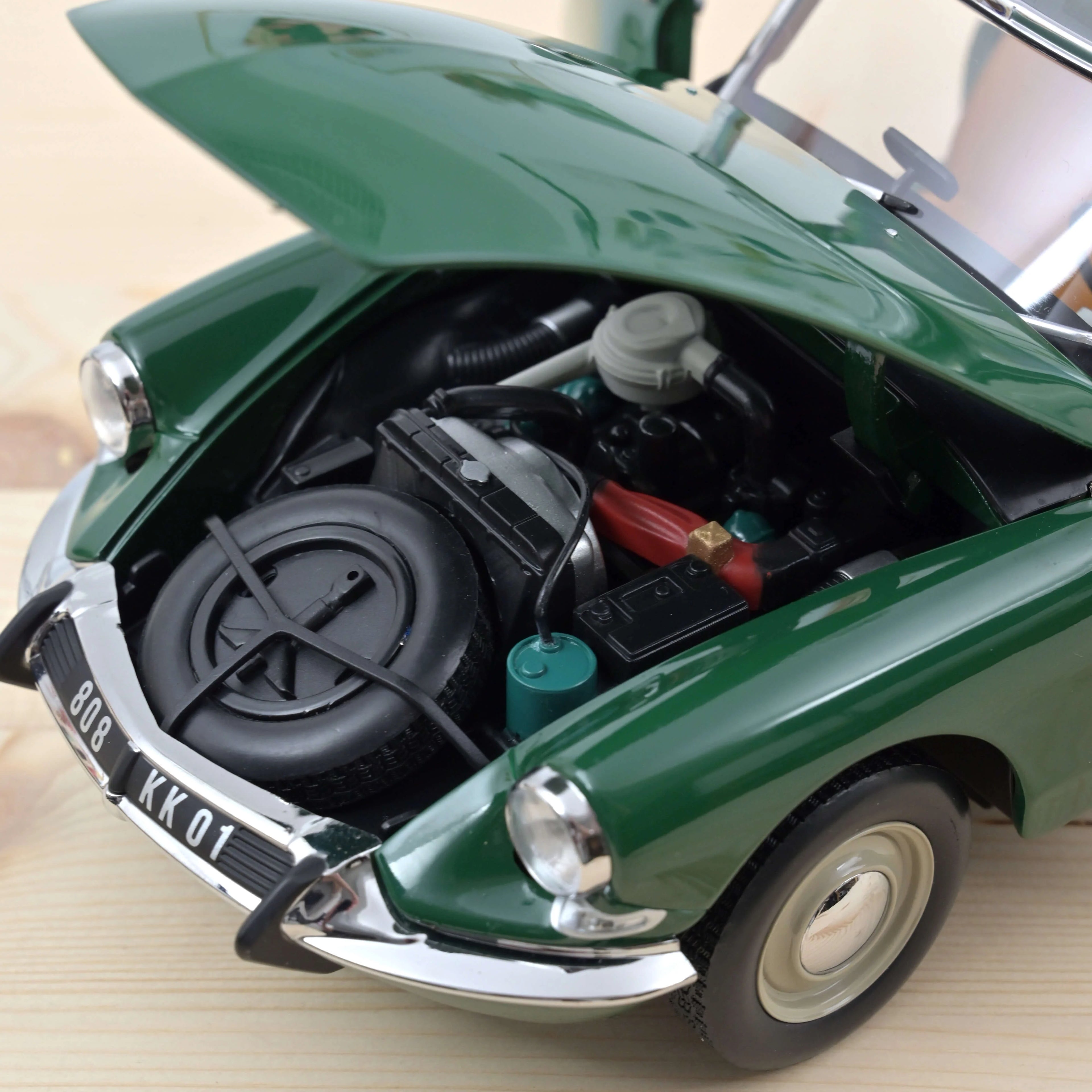 Citroën ID 19 Break 1967 Jura Green 1:18 - 300pcs