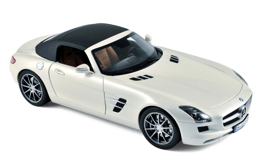 Mercedes-Benz SLS AMG Roadster 2011 White metallic 1:18