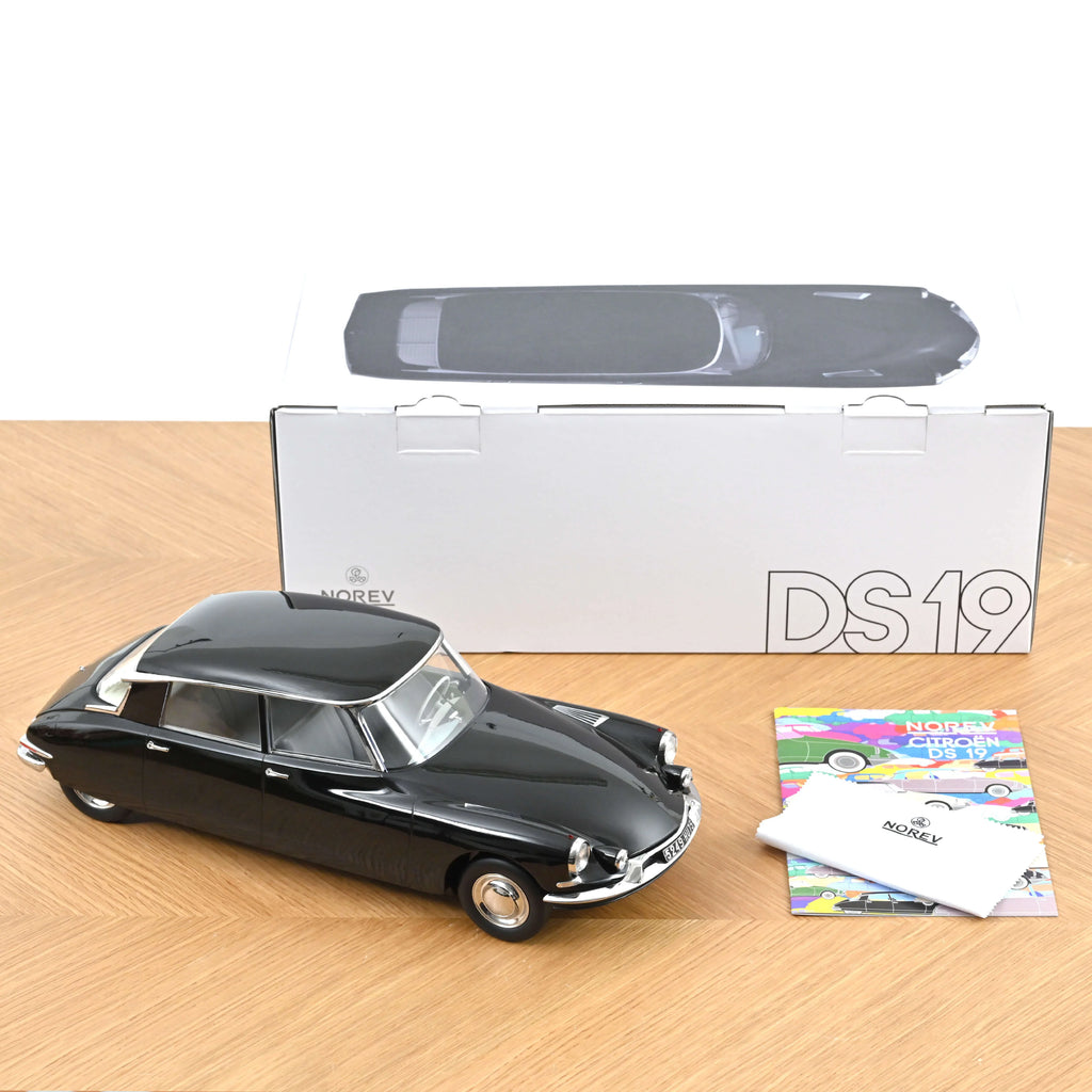 Citroën DS 19 1962 Schwarz De Gaulle 1:12 - 250 Stk.