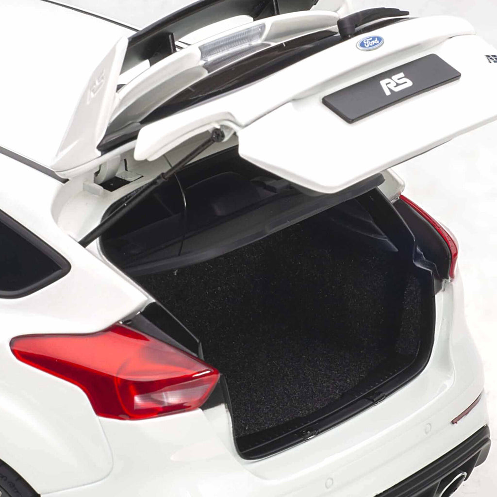 Ford Focus RS 2016 Frozen White 1:18