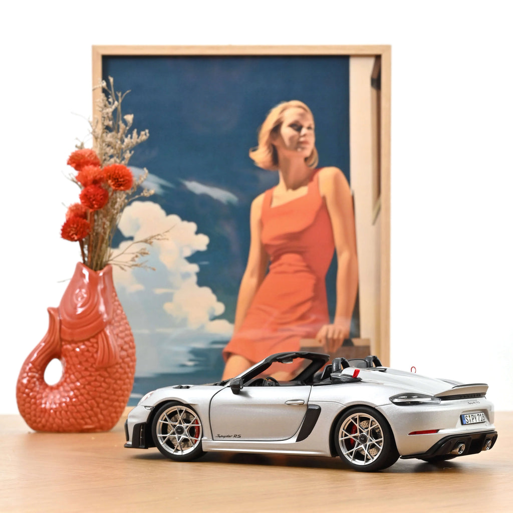 Porsche 718 Spyder RS w/ Weissach Pack 2023 GT-Silvermetallic 1:18