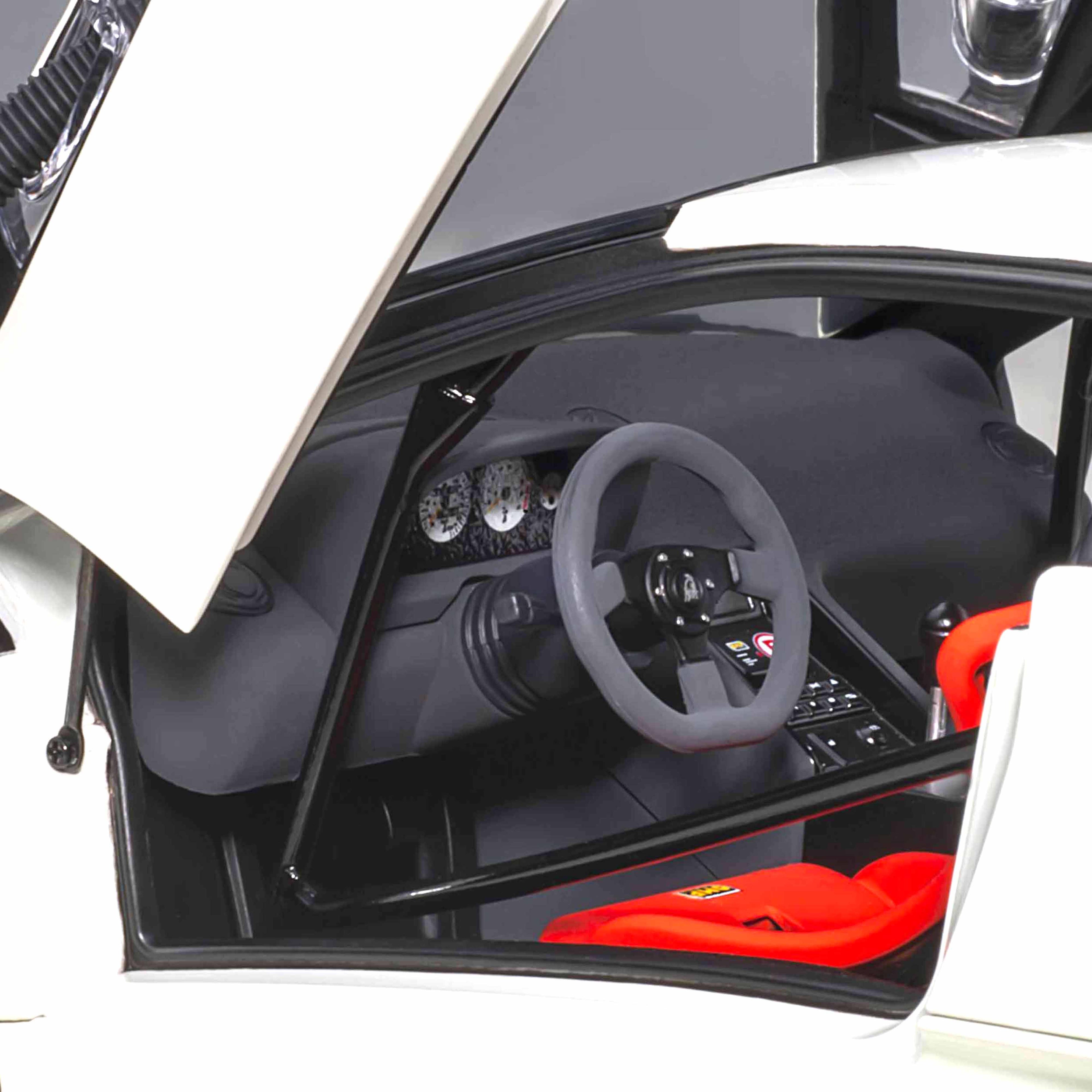 Lamborghini Diablo SV-R Impact White 1:18