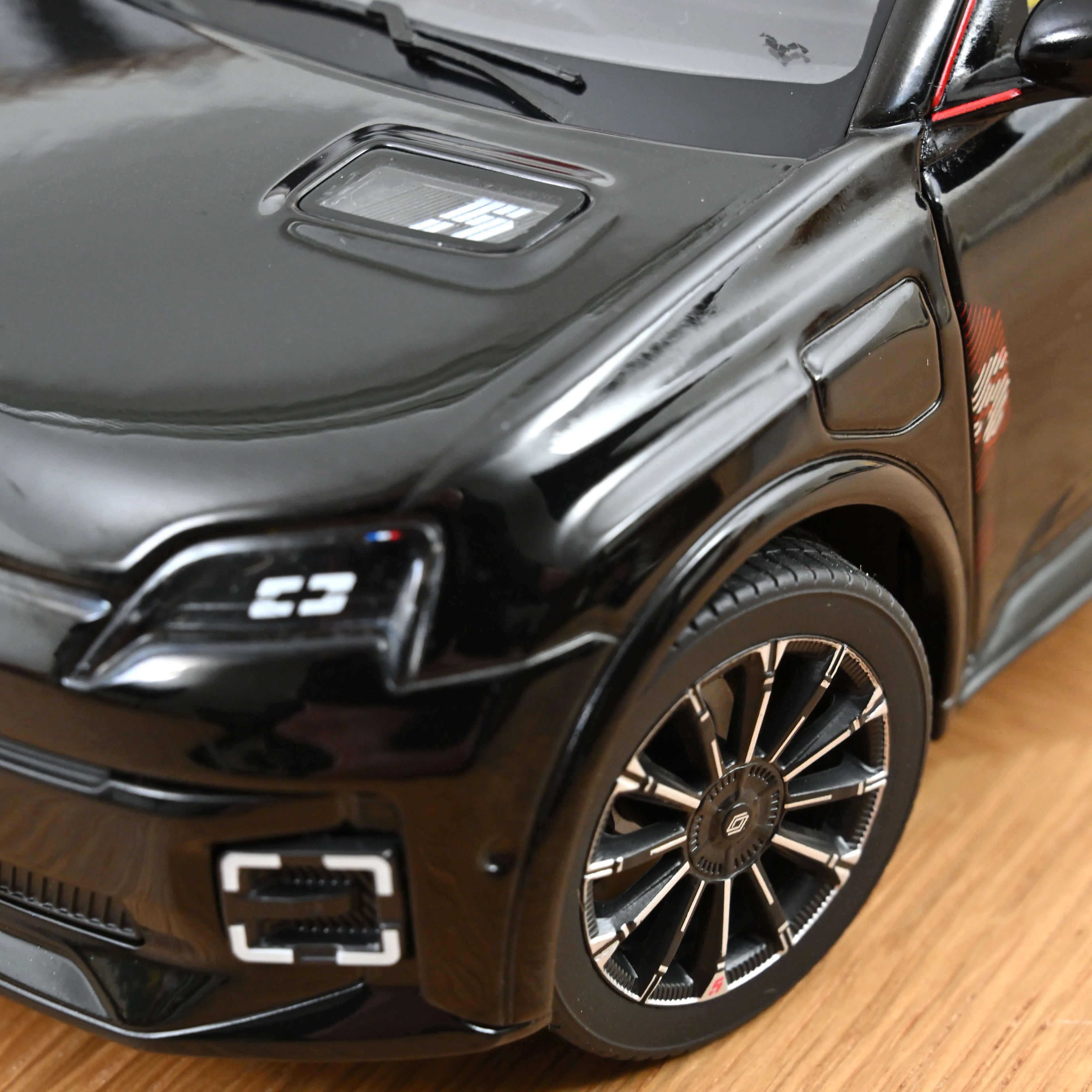 Renault 5 E-Tech Electric 2024 Diamond Black 1:18 - 300pcs