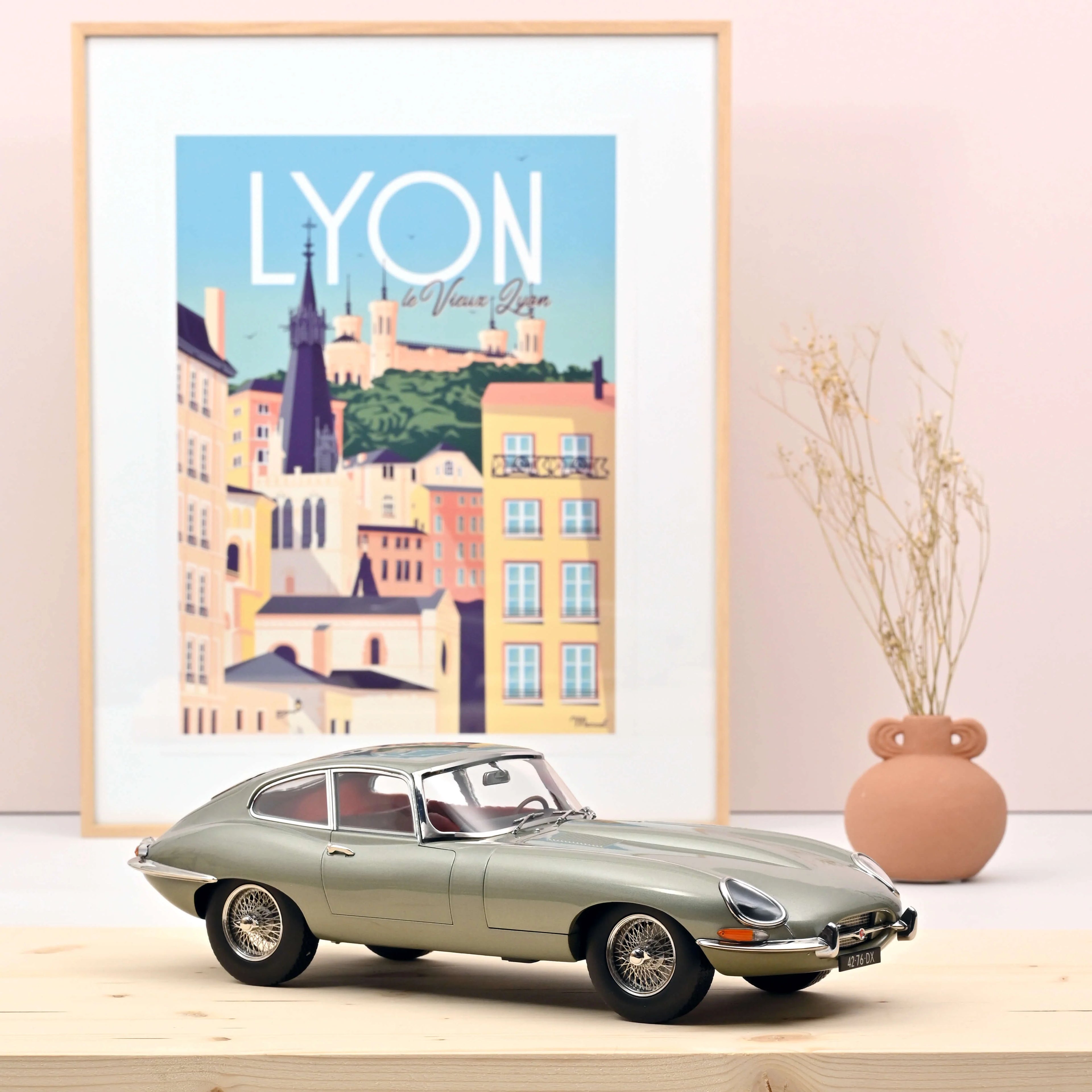 Jaguar E-Type Coupe 1964 Grey metallic 1:12