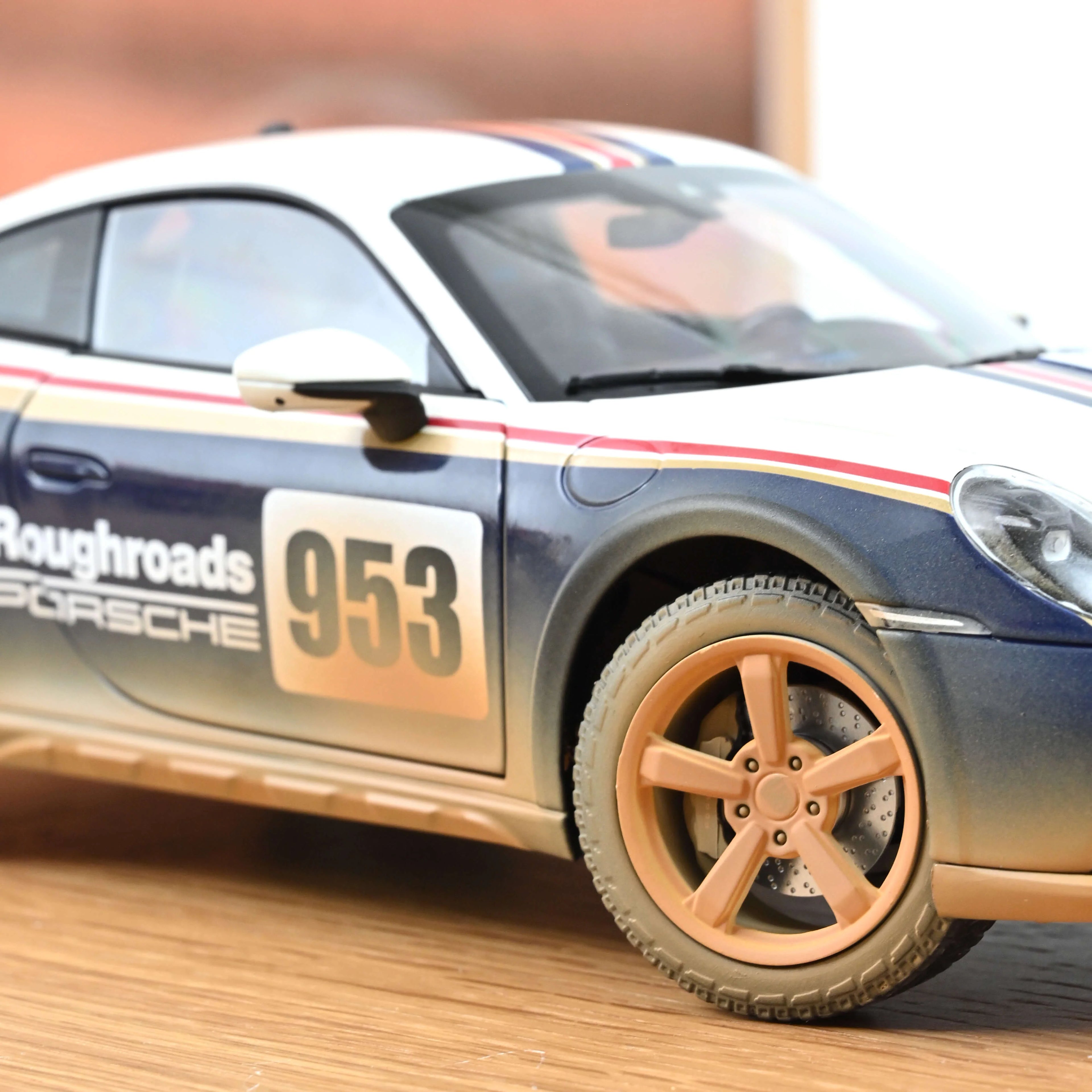 Porsche 911 Dakar Roughroads Dirty 1:18 - 500 Stk.