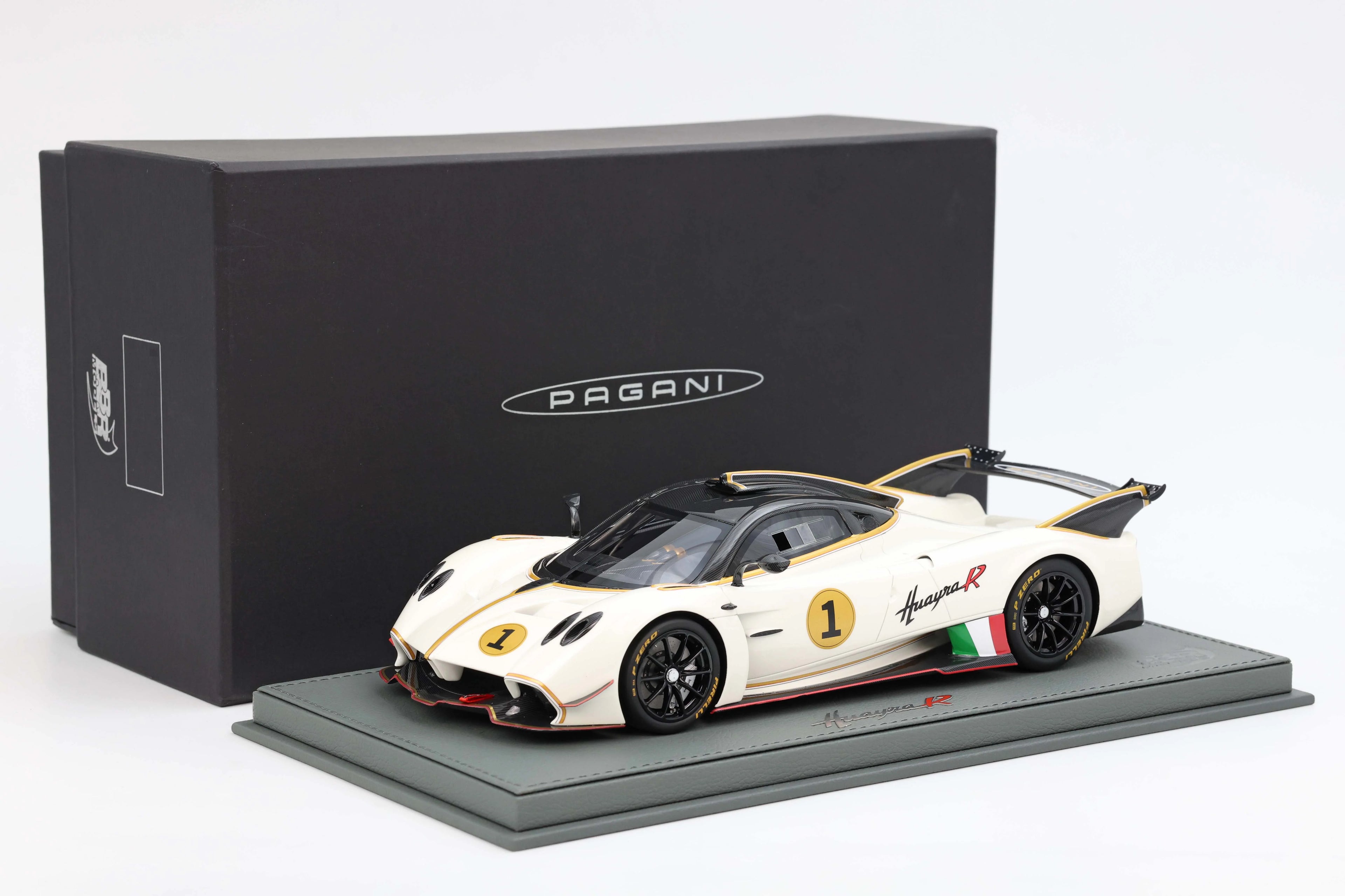 BBR Pagani Huayra R White Benny and Gloss carbon roof - Limited 100 pcs